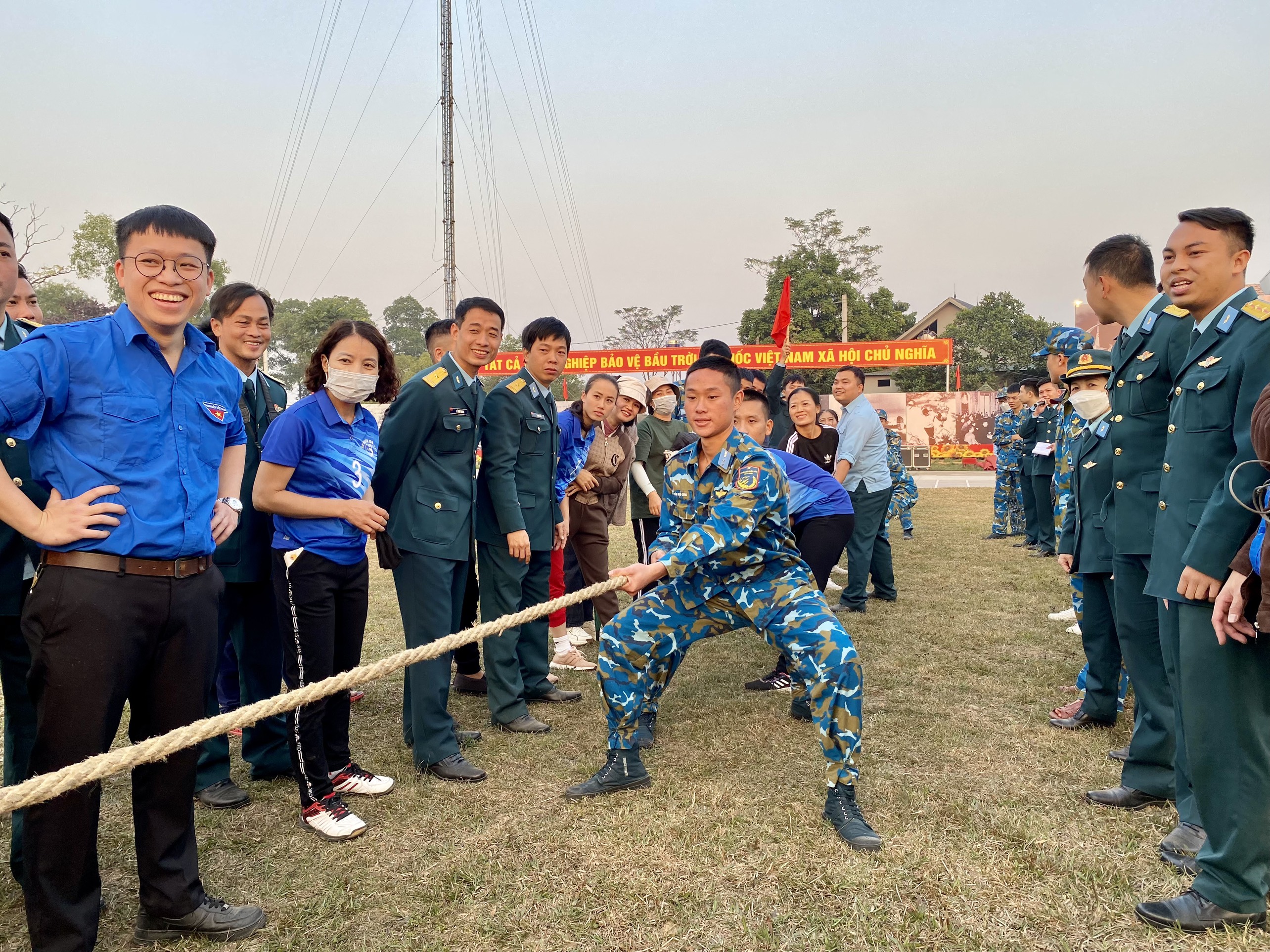Dạ hội thanh niên “Vang mãi bản hùng ca” - ảnh 12