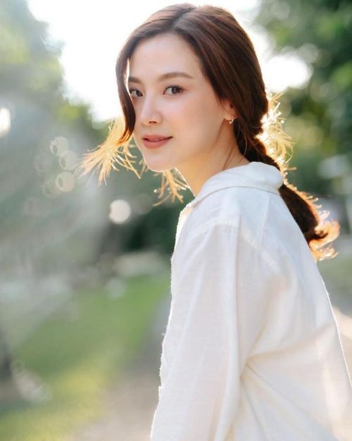 Du xuân với 3 kiểu trang điểm trẻ trung, tự nhiên - ảnh 1