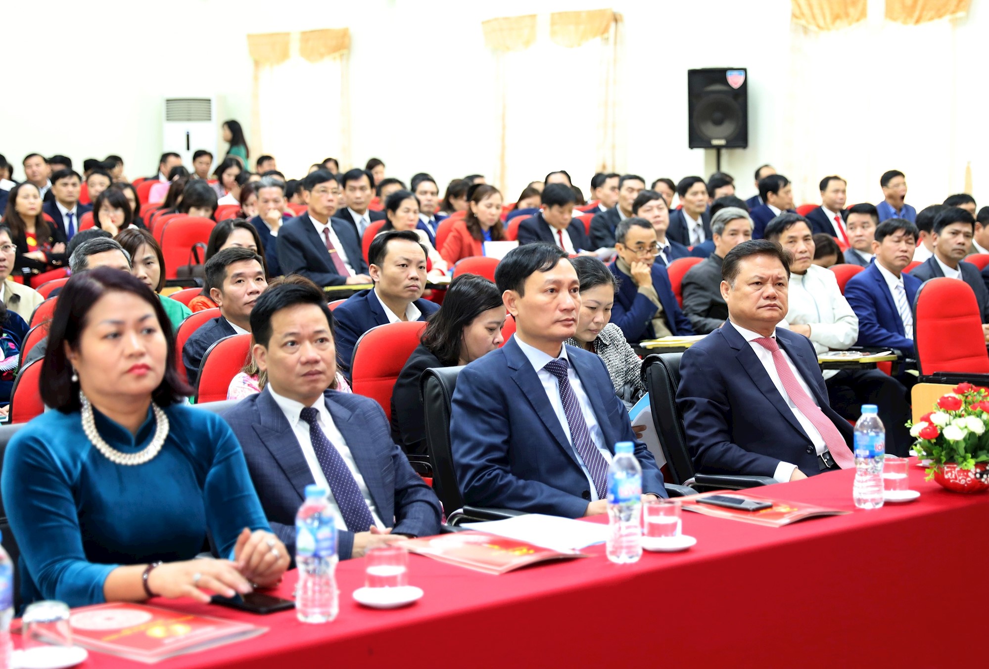 Bồi dưỡng kiến thức quản lý cho 223 phó bí thư đảng ủy xã, phường, thị trấn - ảnh 1
