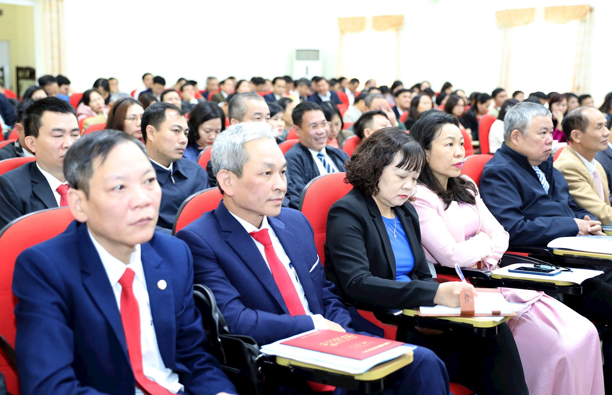 Bồi dưỡng kiến thức quản lý cho 223 phó bí thư đảng ủy xã, phường, thị trấn - ảnh 3