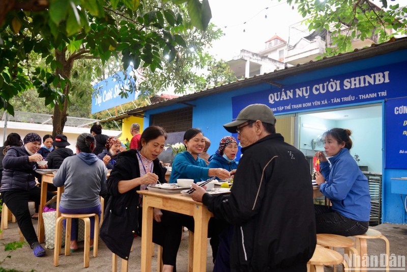 Quán cơm 2.000 đồng cho bệnh nhân ung thư - ảnh 1