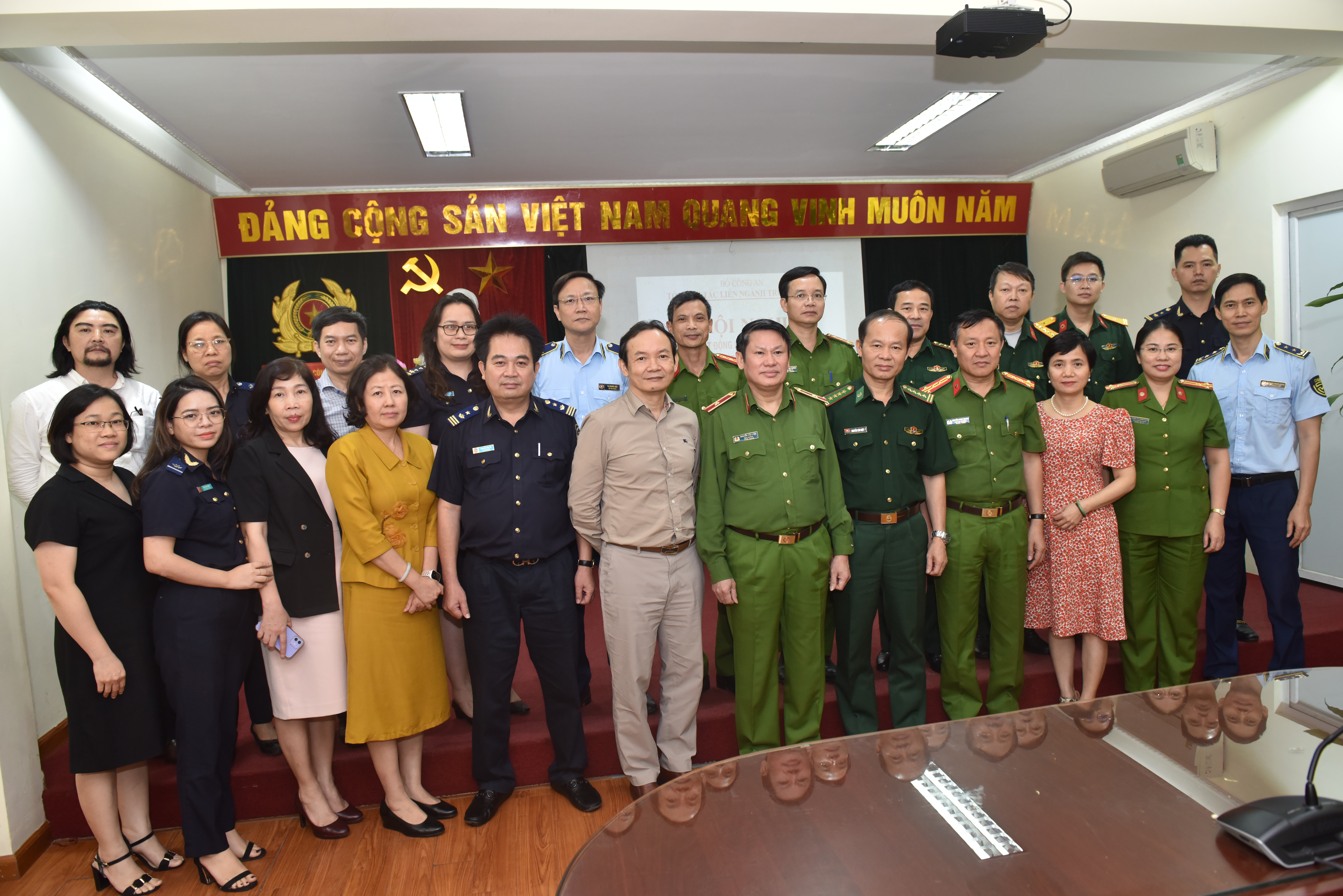 Thành lập Tổ công tác liên ngành Trung ương - ảnh 2