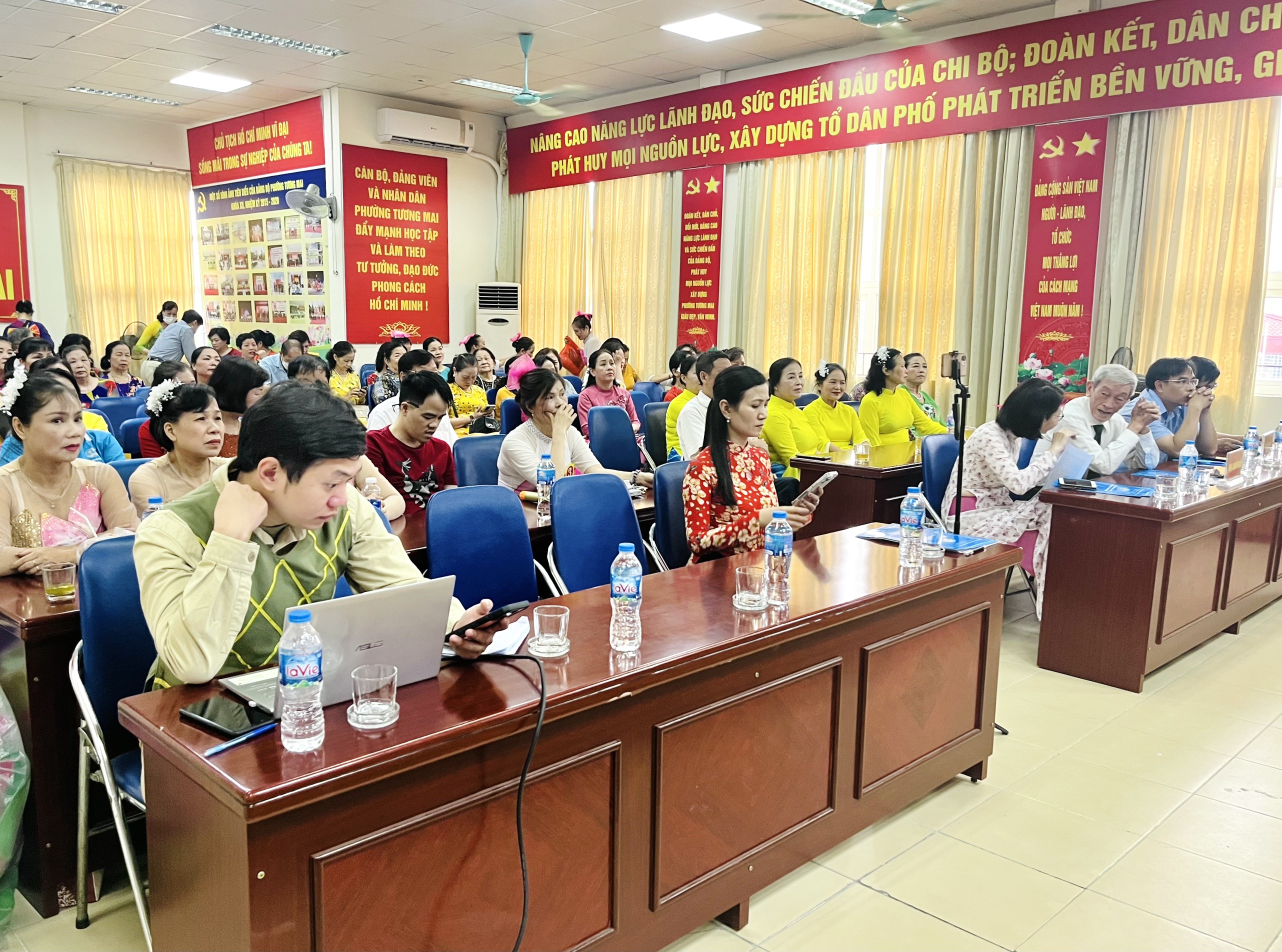 Xúc động Hội thi “Kể chuyện về tấm gương đạo đức Hồ Chí Minh“ - ảnh 7