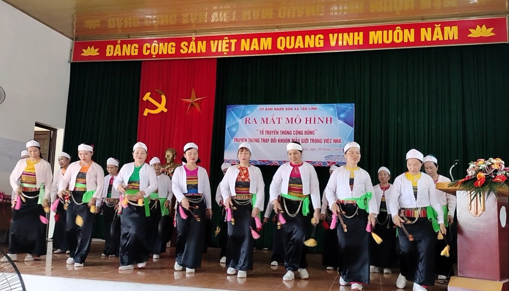 Tổ truyền thông cộng đồng được thành lập tại xã miền núi của huyện Ba Vì - ảnh 5