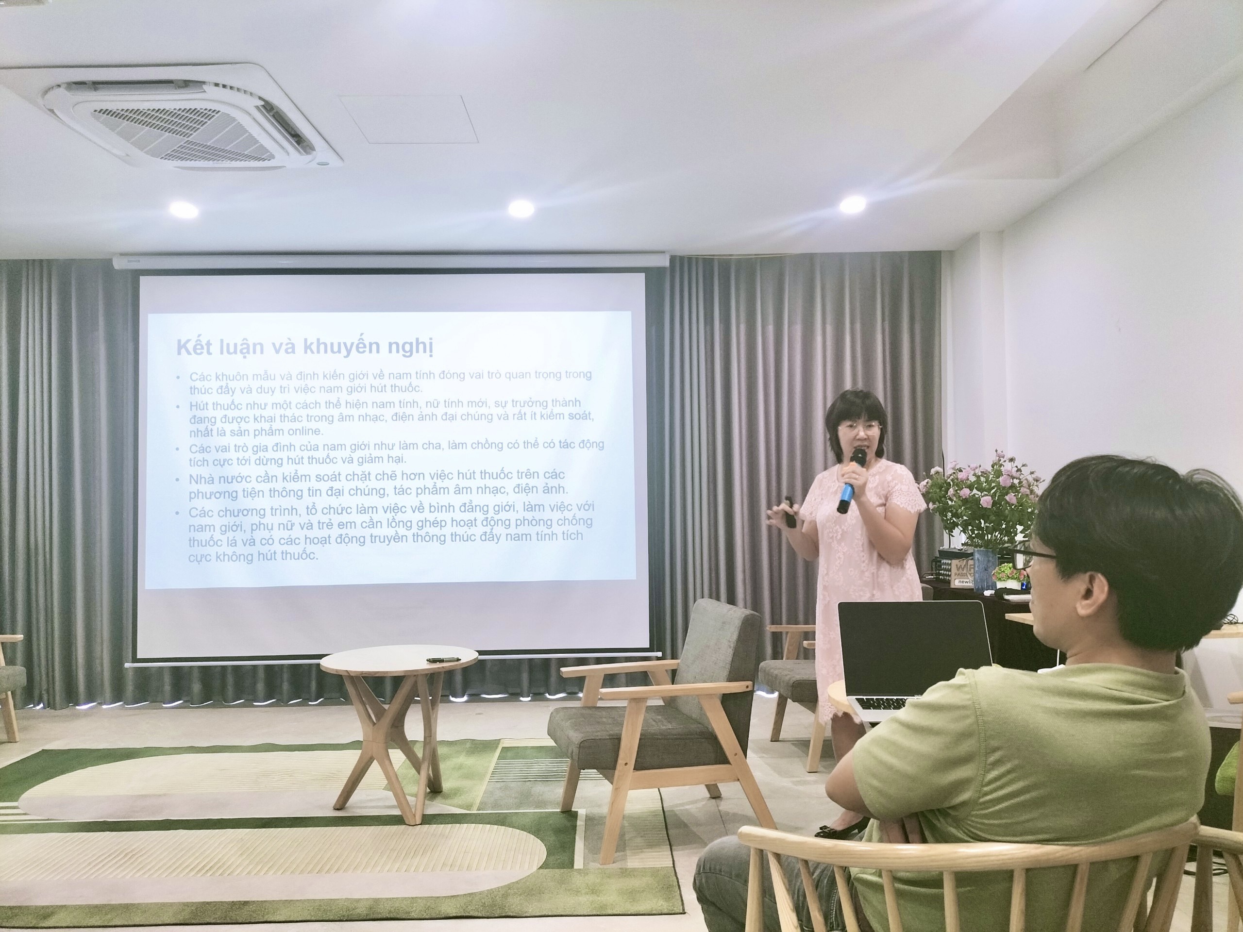 Cần nhiều biện pháp thúc đẩy để giảm tình trạng hút thuốc lá - ảnh 3