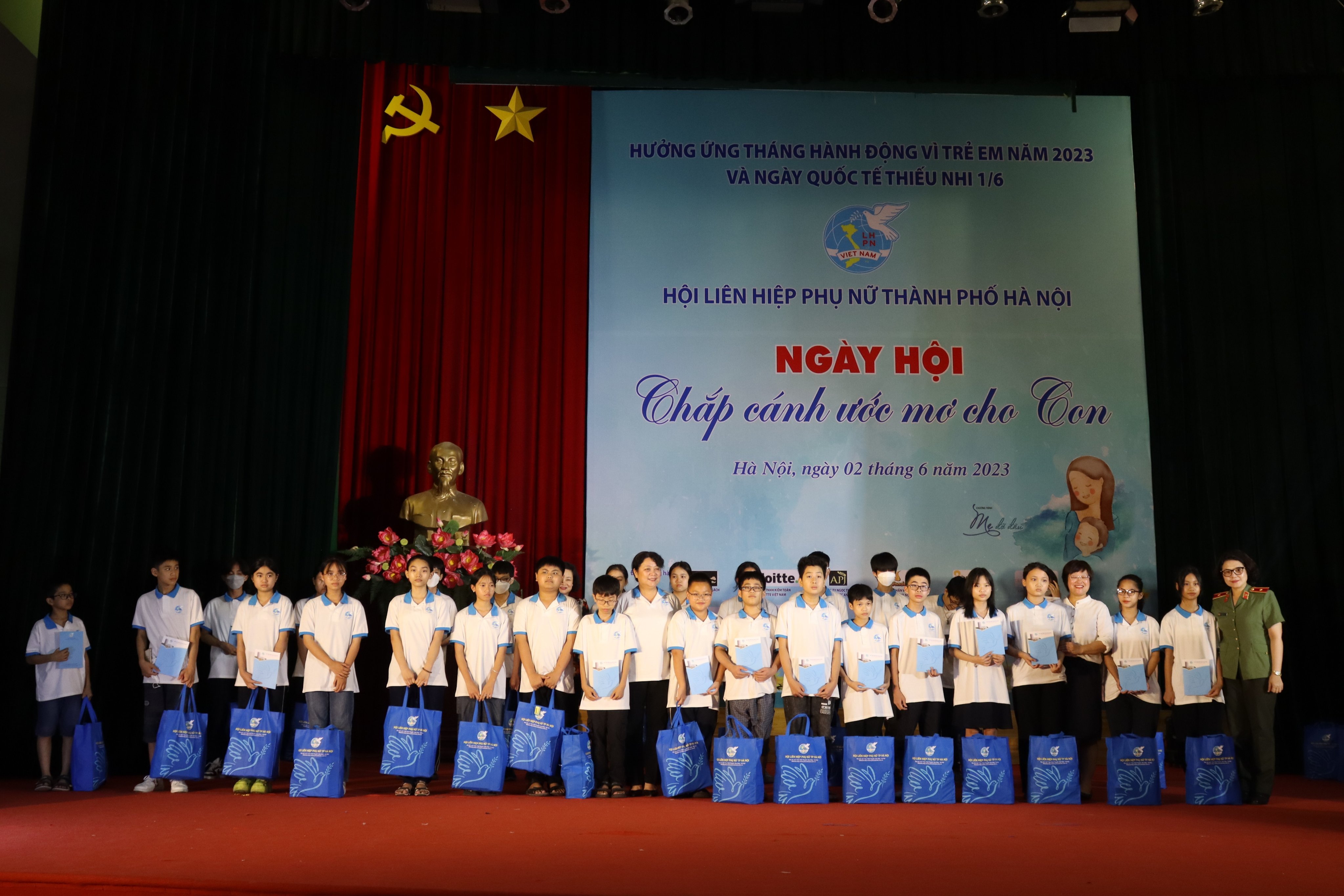 “Chắp cánh” những ước mơ cho con mồ côi - ảnh 12