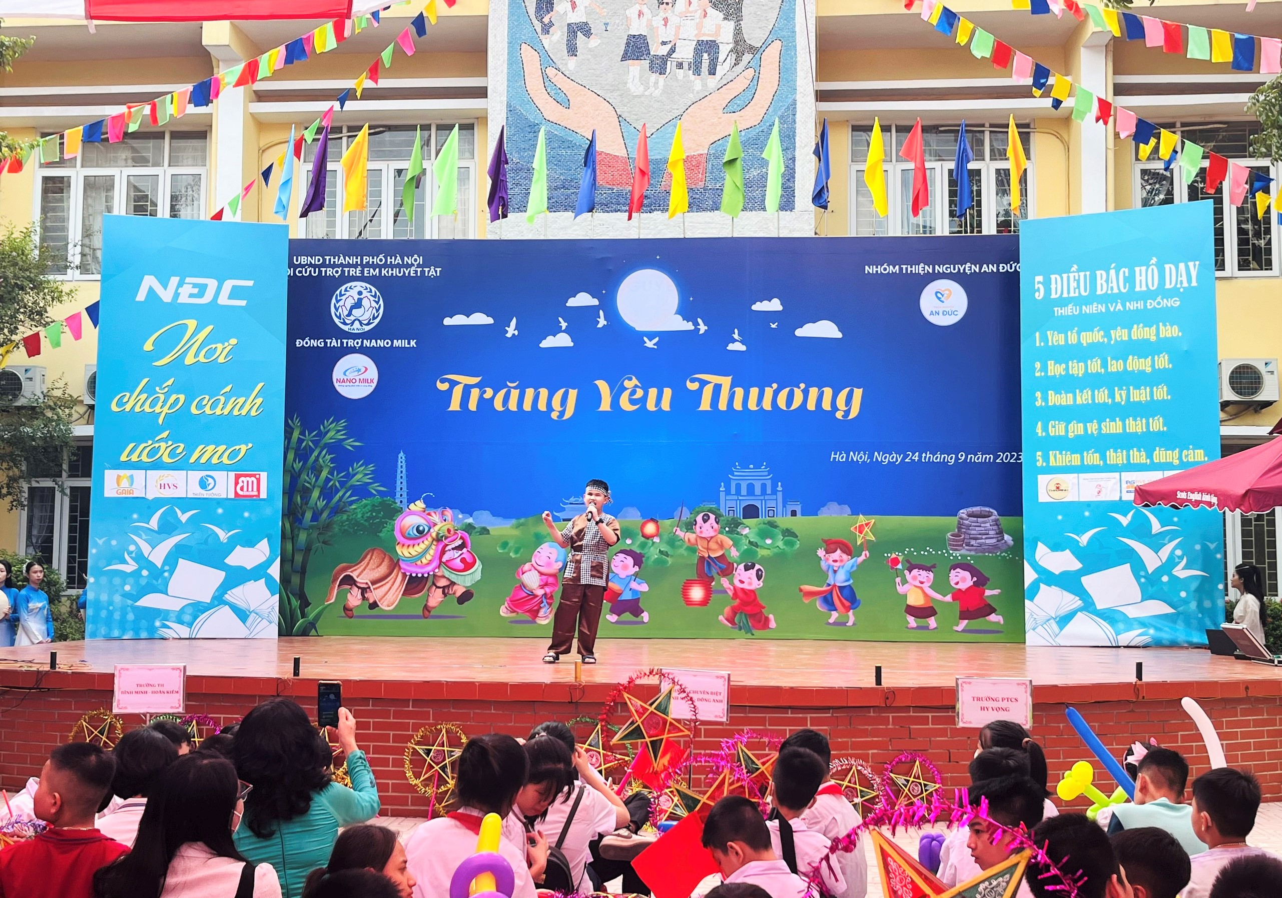 Hà Nội: Dành tặng “Trăng yêu thương” cho trẻ em có hoàn cảnh khó khăn - ảnh 5