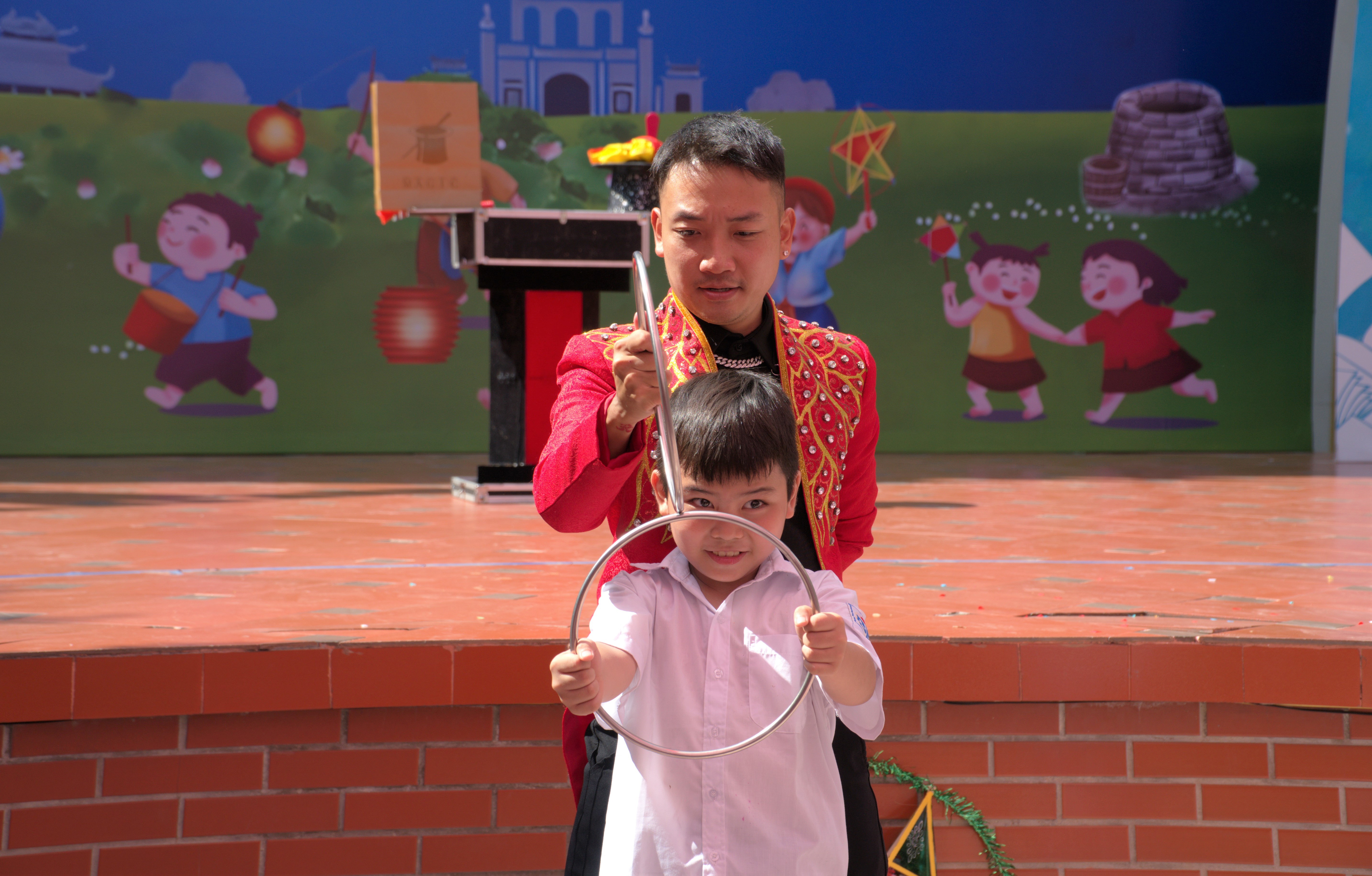 Hà Nội: Dành tặng “Trăng yêu thương” cho trẻ em có hoàn cảnh khó khăn - ảnh 8