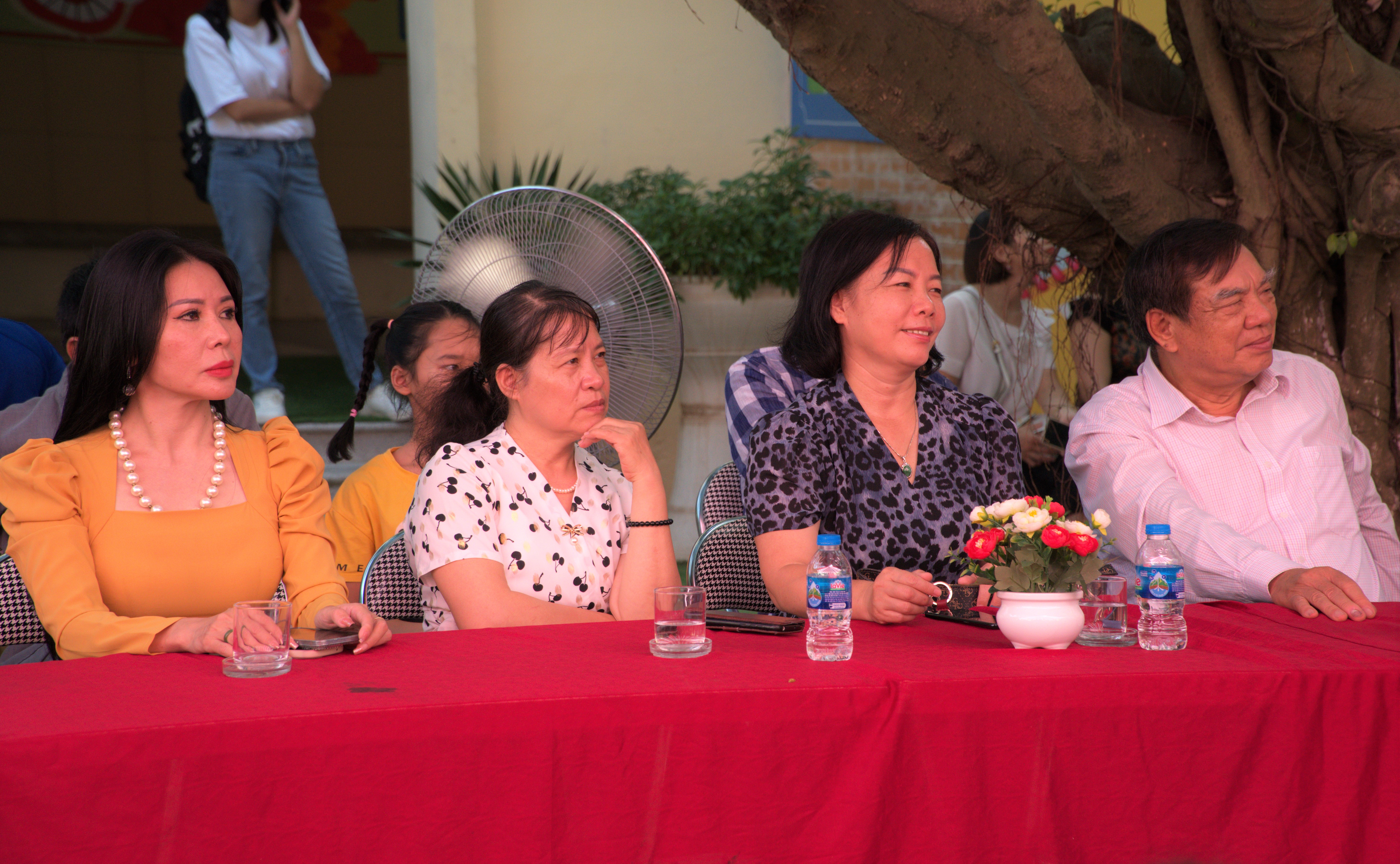 Hà Nội: Dành tặng “Trăng yêu thương” cho trẻ em có hoàn cảnh khó khăn - ảnh 2