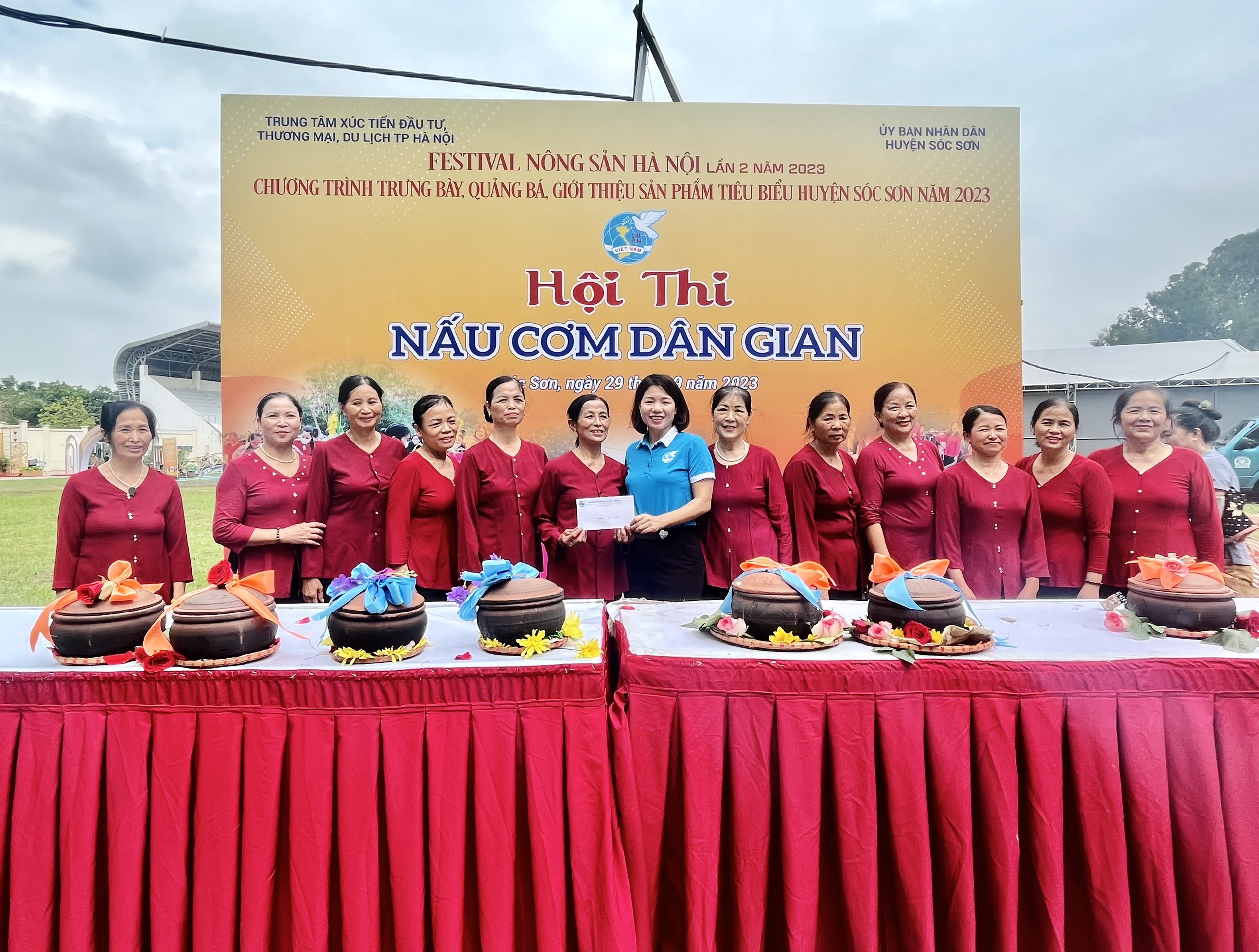 Sôi nổi Hội thi nấu cơm dân gian tại huyện Sóc Sơn, Hà Nội - ảnh 6