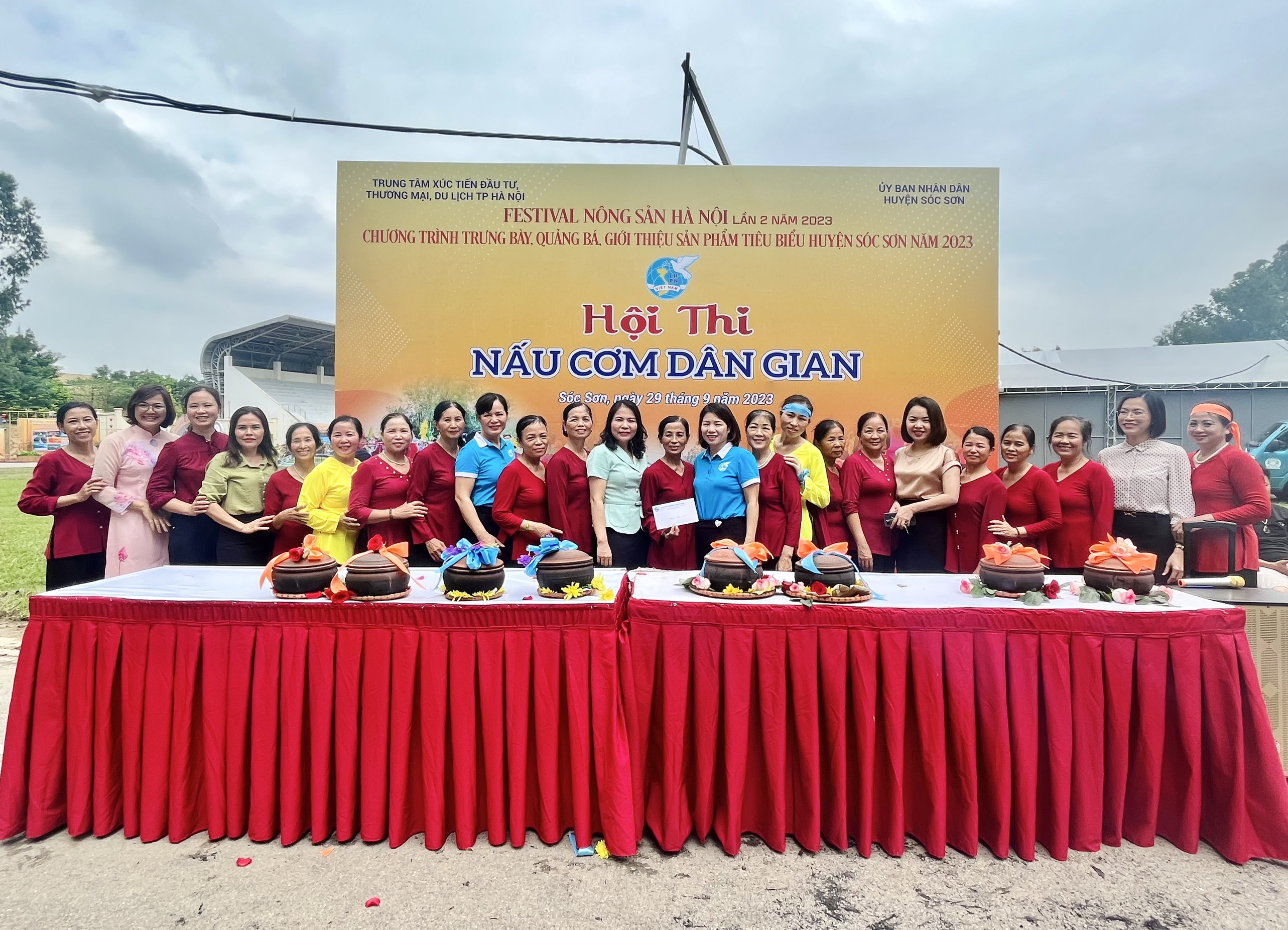 Sôi nổi Hội thi nấu cơm dân gian tại huyện Sóc Sơn, Hà Nội - ảnh 7