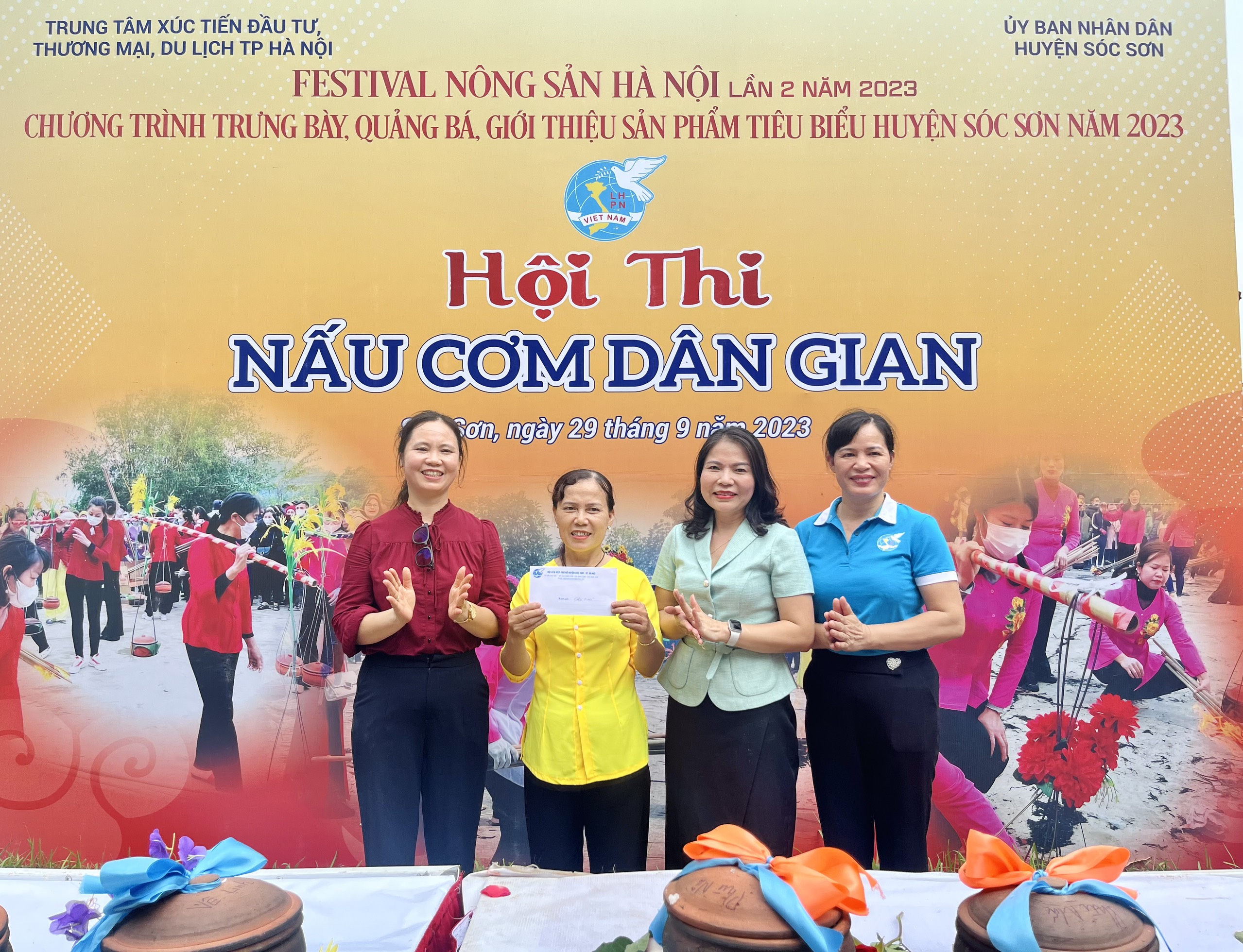 Sôi nổi Hội thi nấu cơm dân gian tại huyện Sóc Sơn, Hà Nội - ảnh 5