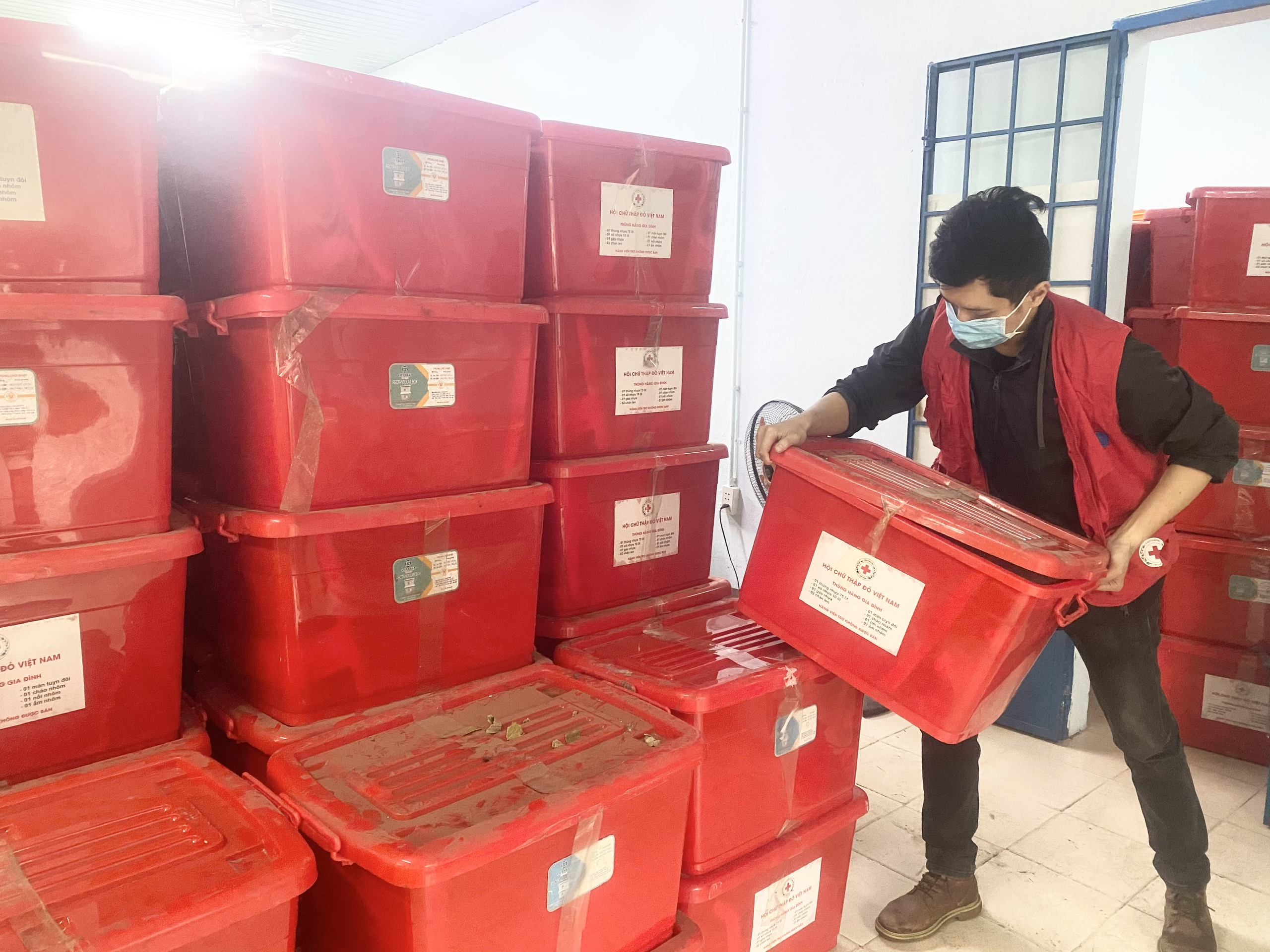 Hỗ trợ người dân bị ảnh hưởng do mưa lũ tại tỉnh Thừa Thiên Huế - ảnh 1