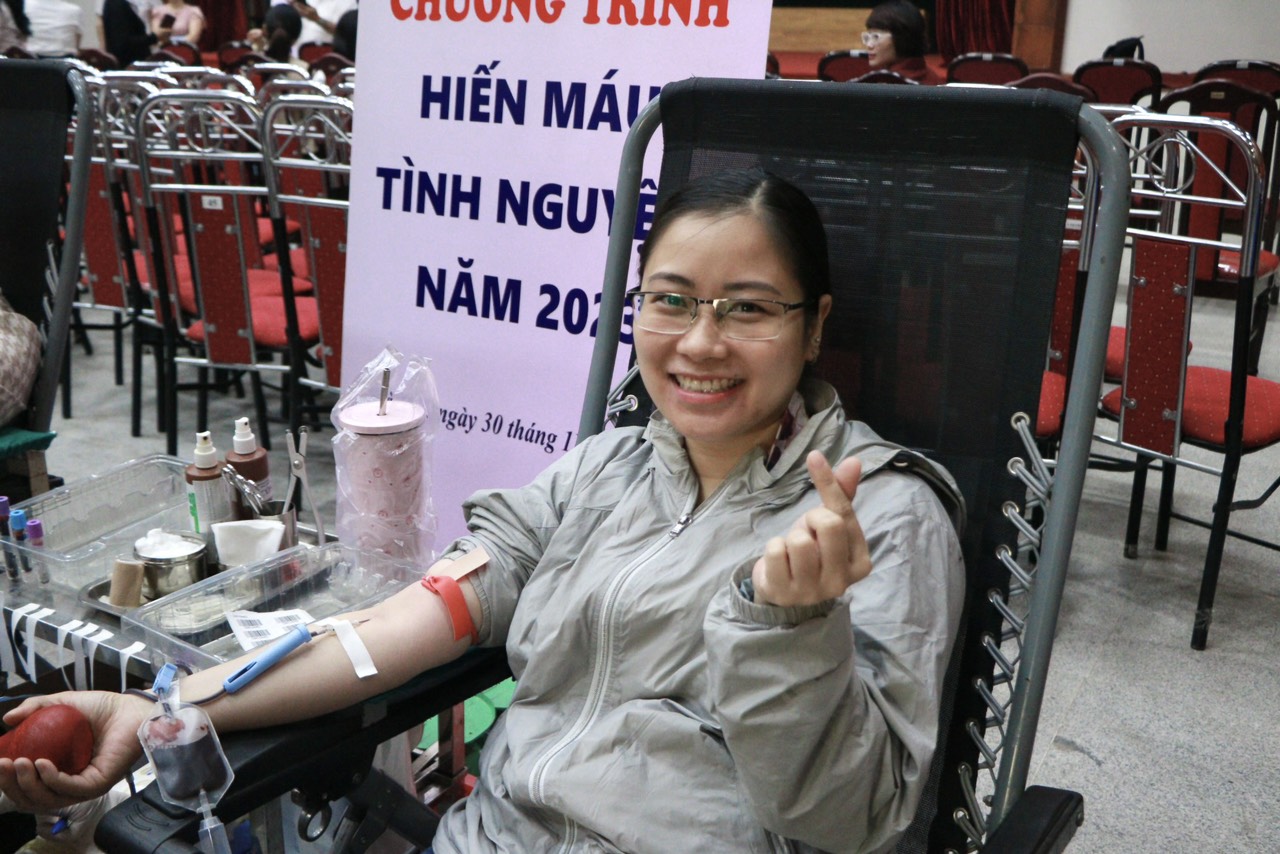 Hiến máu cứu người - một nghĩa cử cao đẹp - ảnh 10