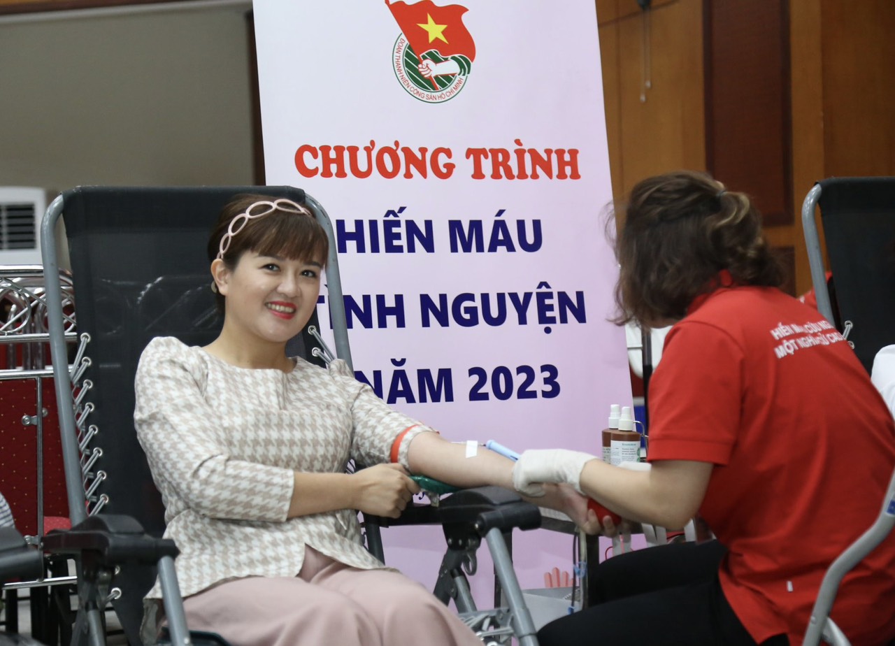 Hiến máu cứu người - một nghĩa cử cao đẹp - ảnh 7