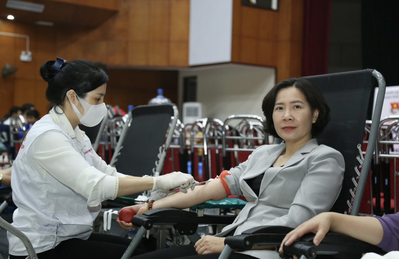 Hiến máu cứu người - một nghĩa cử cao đẹp - ảnh 3