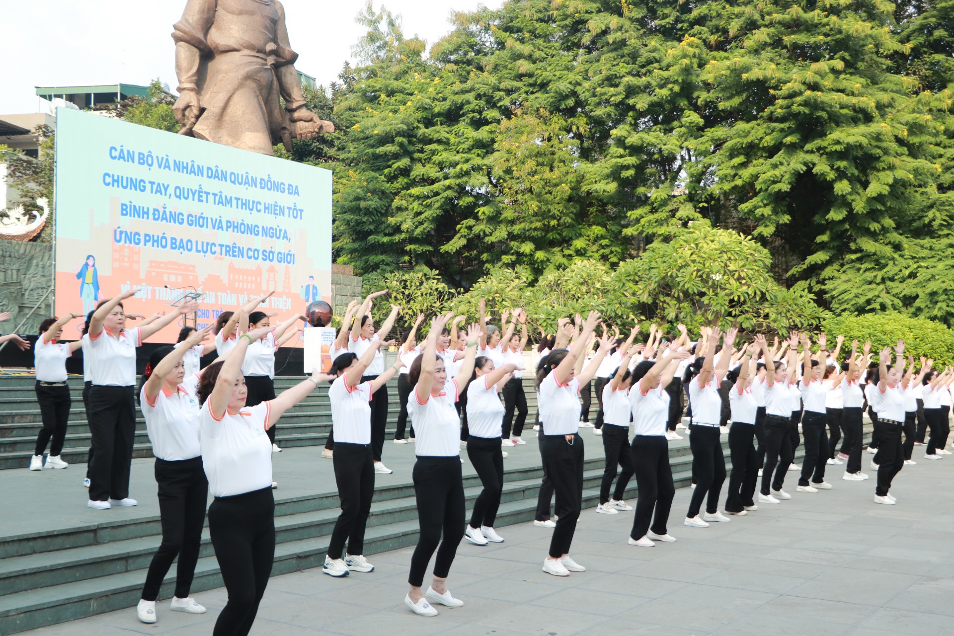 Quyết tâm chung tay hành động phòng chống bạo lực đối với phụ nữ và trẻ em - ảnh 4