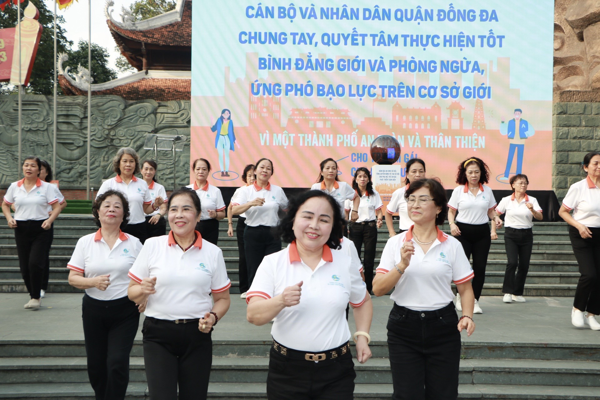 Quyết tâm chung tay hành động phòng chống bạo lực đối với phụ nữ và trẻ em - ảnh 19