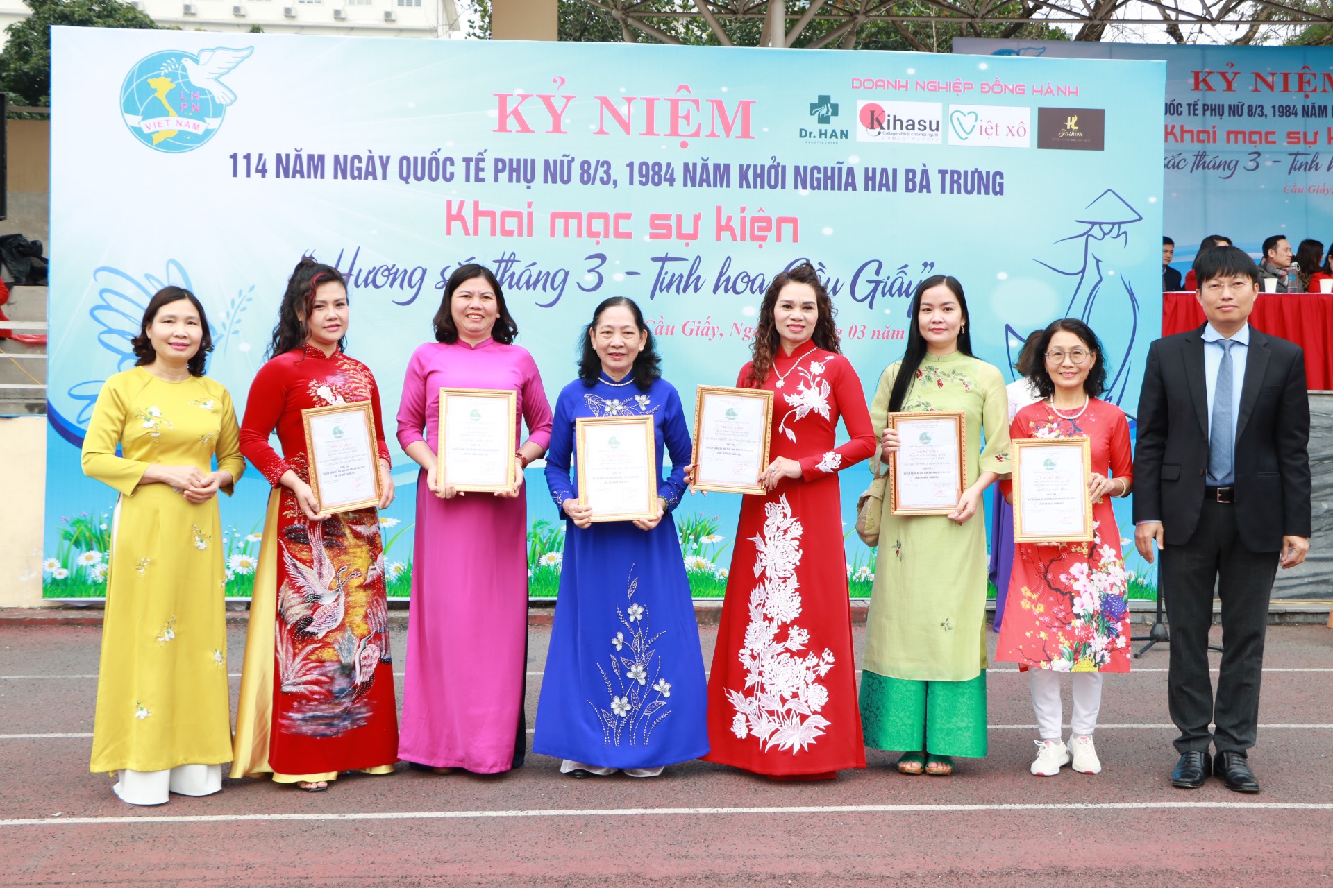 Khai mạc sự kiện “Hương sắc tháng 3 - Tinh hoa Cầu Giấy” năm 2024 - ảnh 6