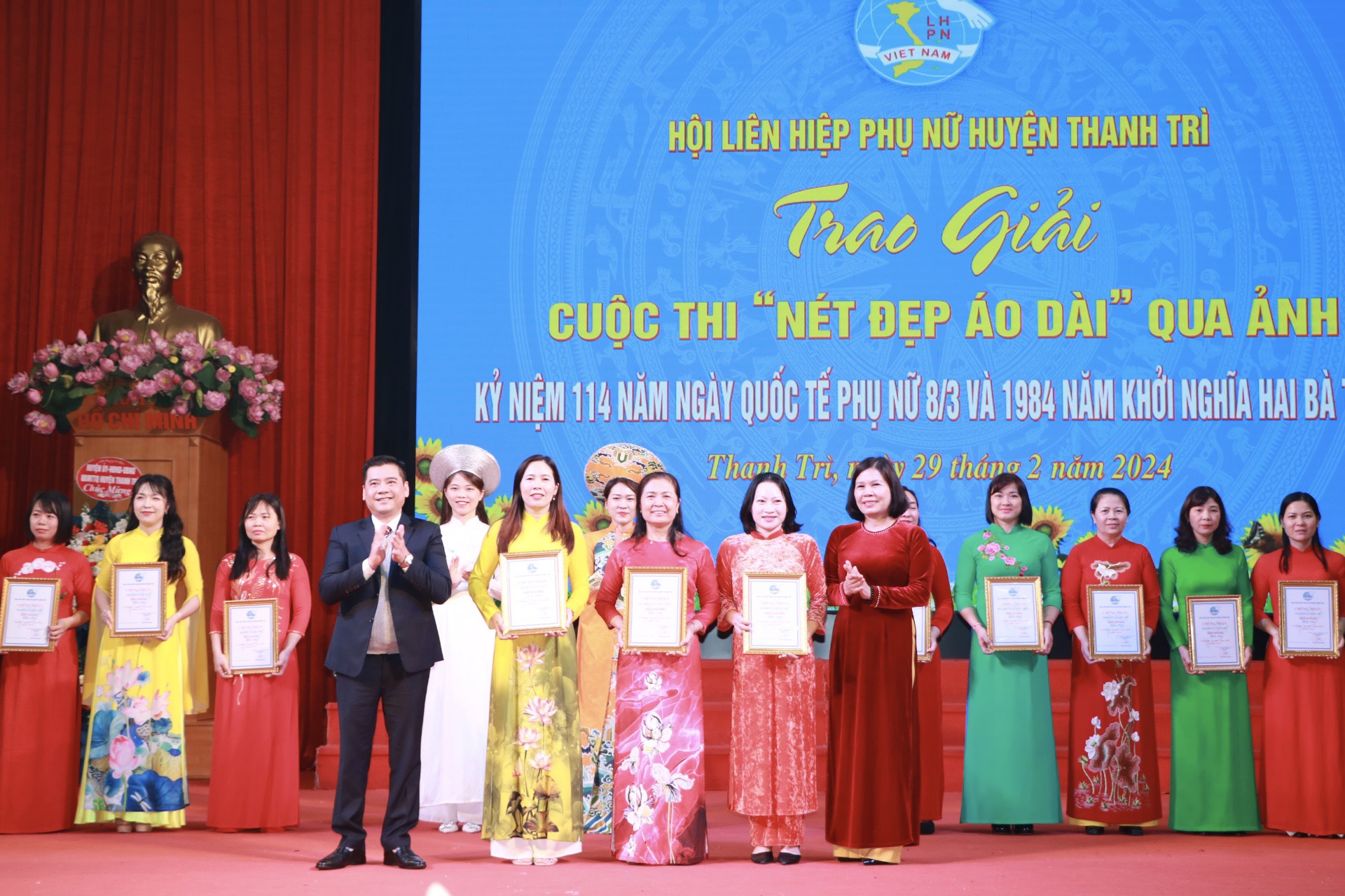 Sôi nổi các hoạt động kỷ niệm ngày Quốc tế phụ nữ 8/3 của phụ nữ Thanh Trì - ảnh 8