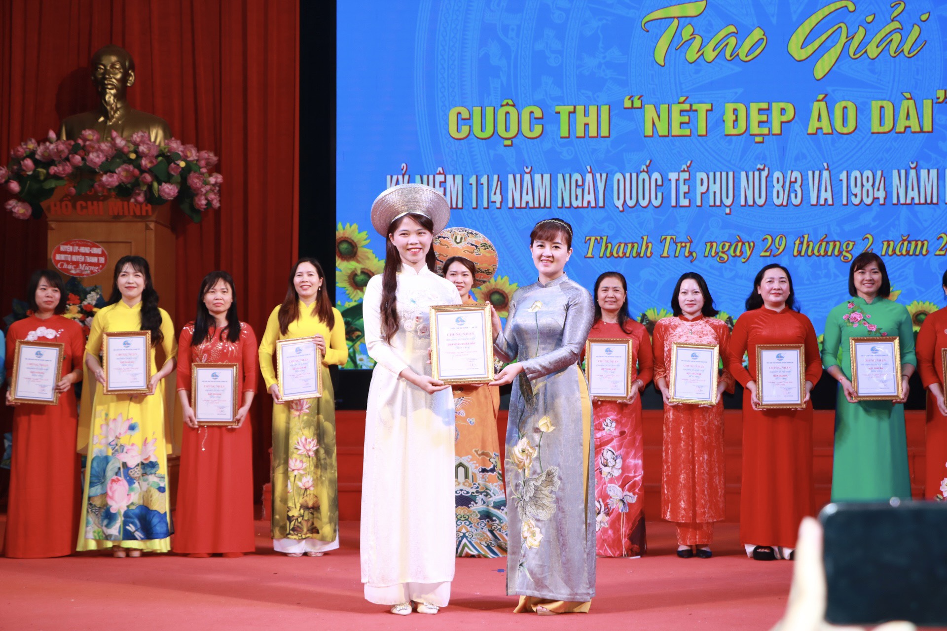 Sôi nổi các hoạt động kỷ niệm ngày Quốc tế phụ nữ 8/3 của phụ nữ Thanh Trì - ảnh 10