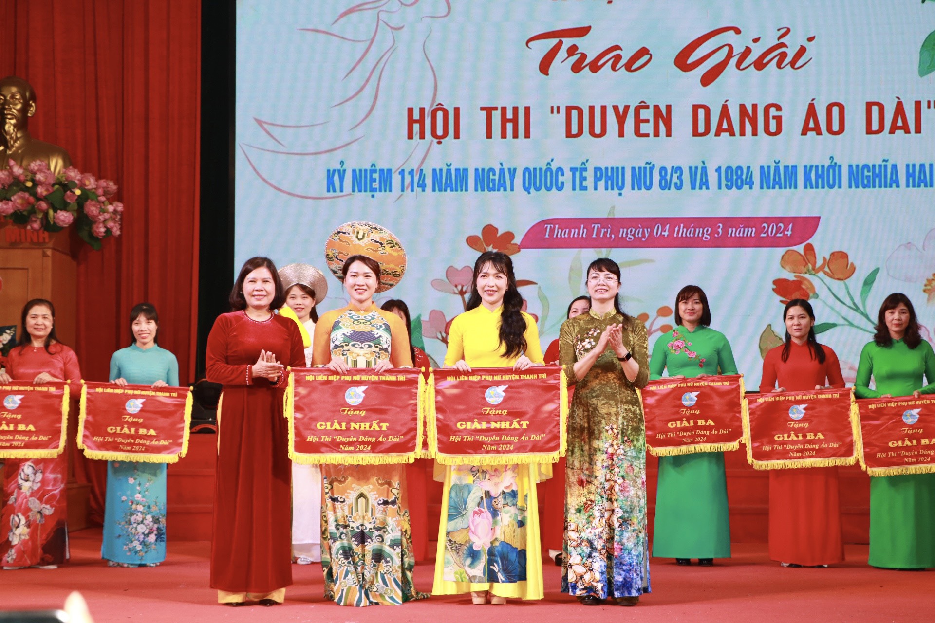 Sôi nổi các hoạt động kỷ niệm ngày Quốc tế phụ nữ 8/3 của phụ nữ Thanh Trì - ảnh 13