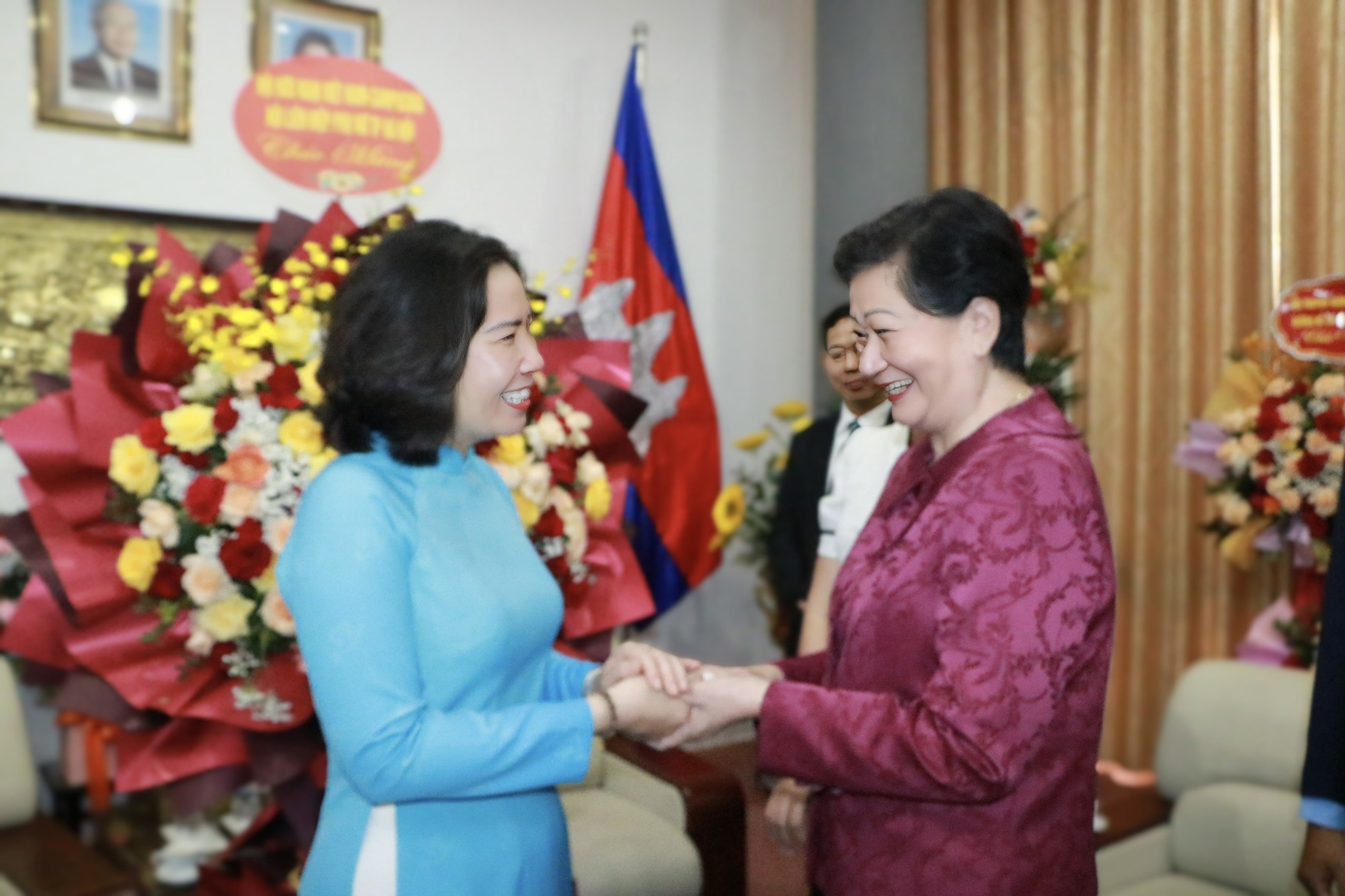 Hội Hữu nghị Việt Nam-Campuchia TP Hà Nội: Thăm, chúc Tết cổ truyền Campuchia - ảnh 6