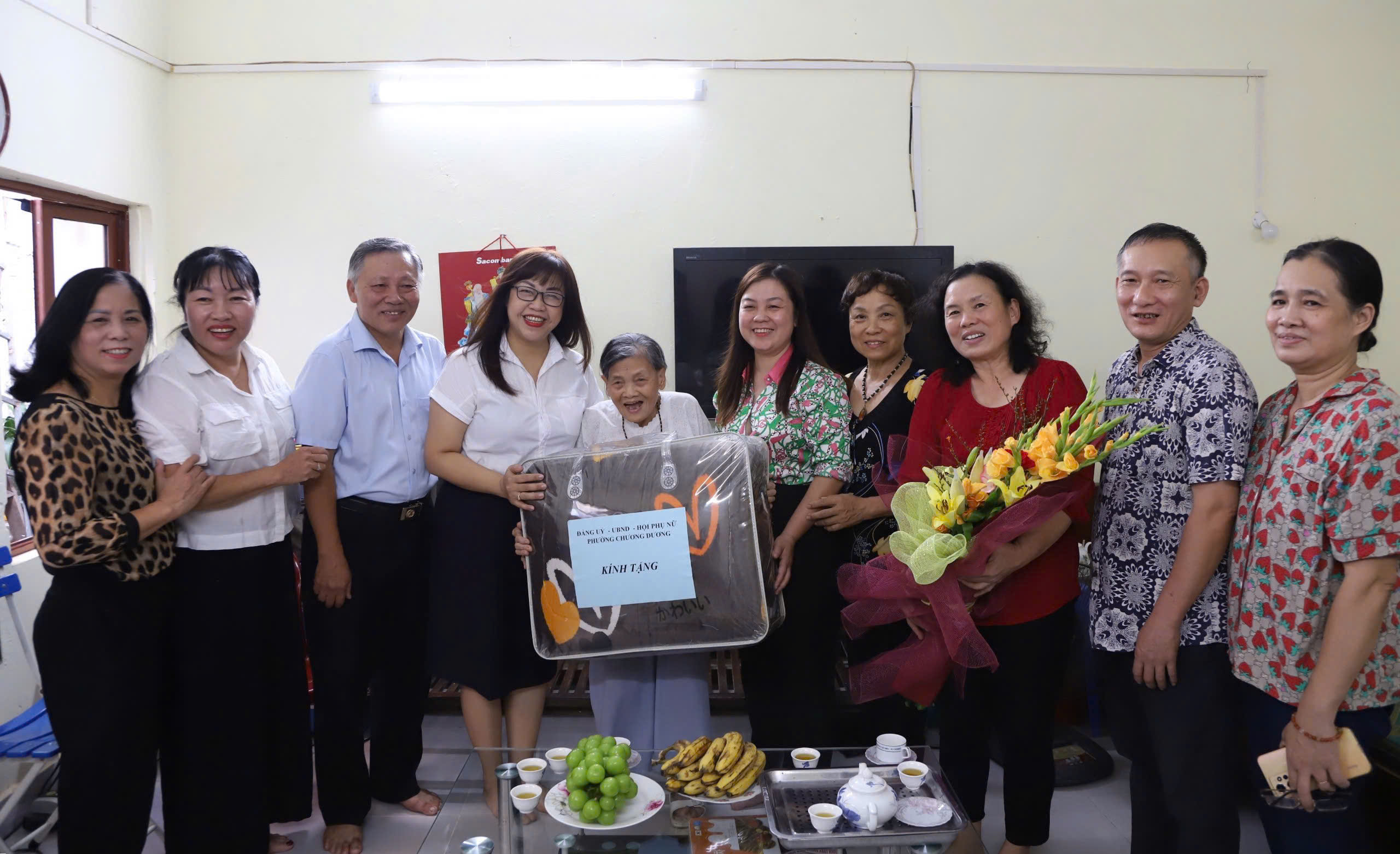 Nhân lên niềm vui trong 2 mái ấm tình thương ở quận Hoàn Kiếm - ảnh 13