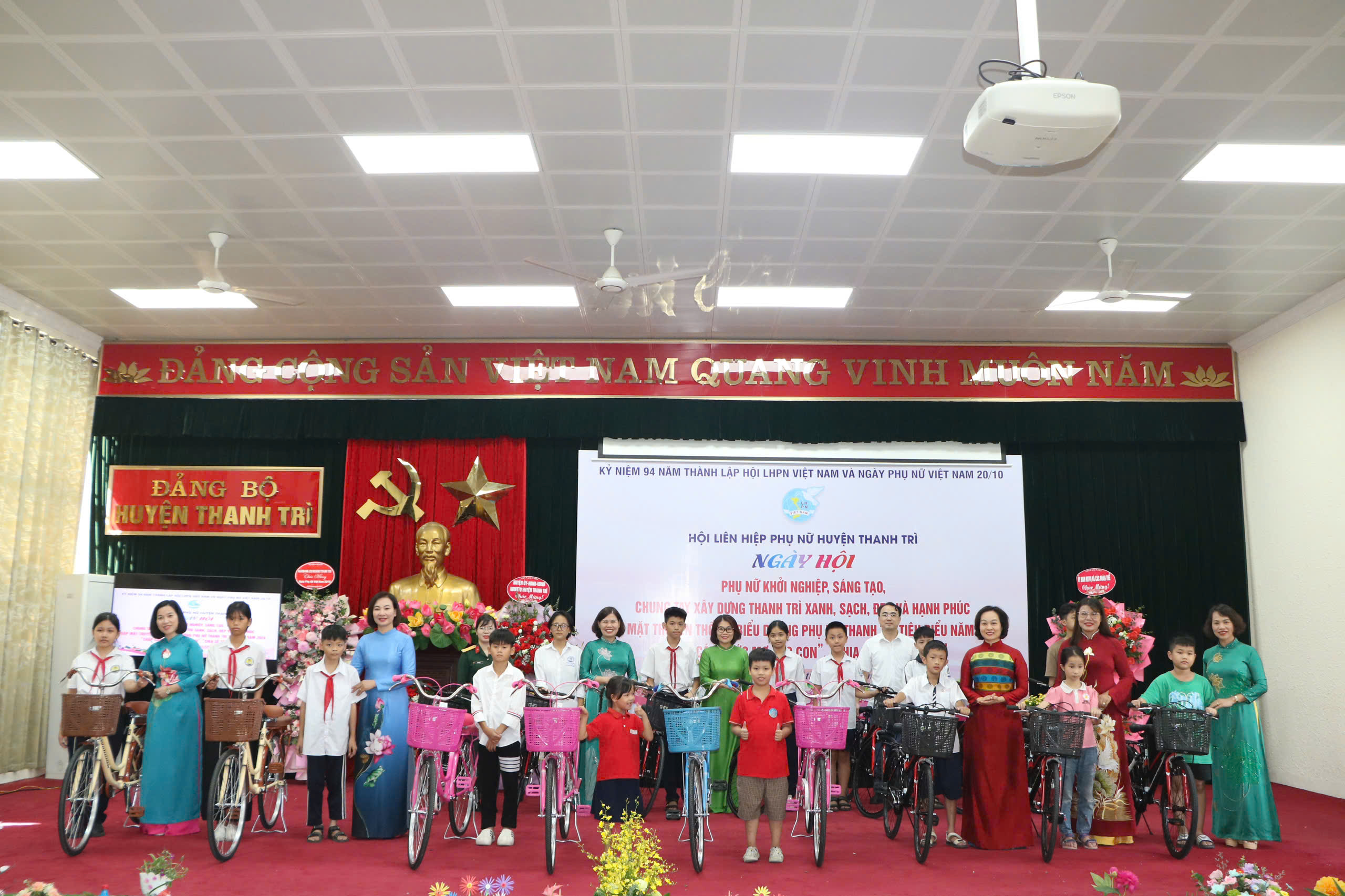 Sôi nổi các hoạt động kỷ niệm 94 năm Ngày thành lập Hội LHPN Việt Nam - ảnh 13