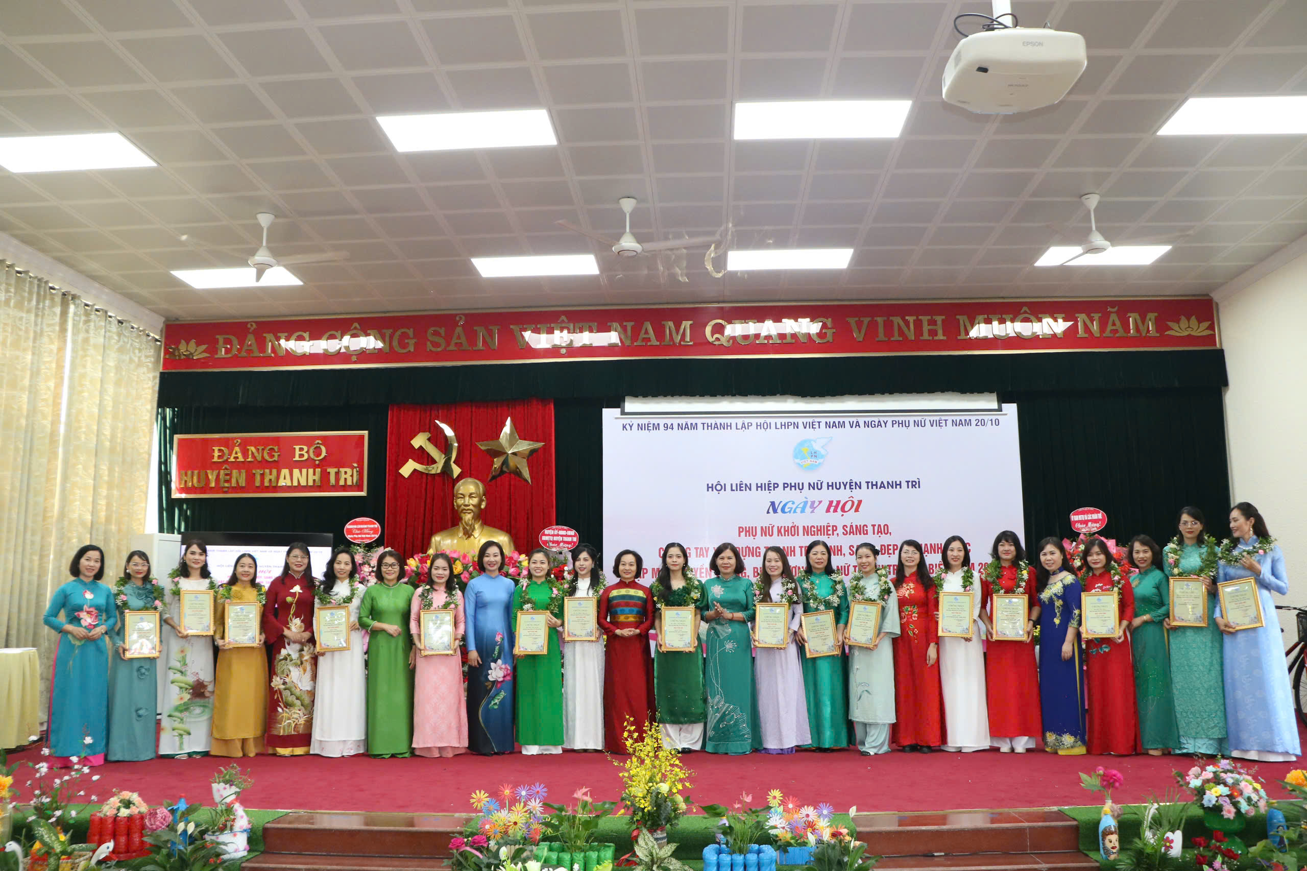 Sôi nổi các hoạt động kỷ niệm 94 năm Ngày thành lập Hội LHPN Việt Nam - ảnh 12