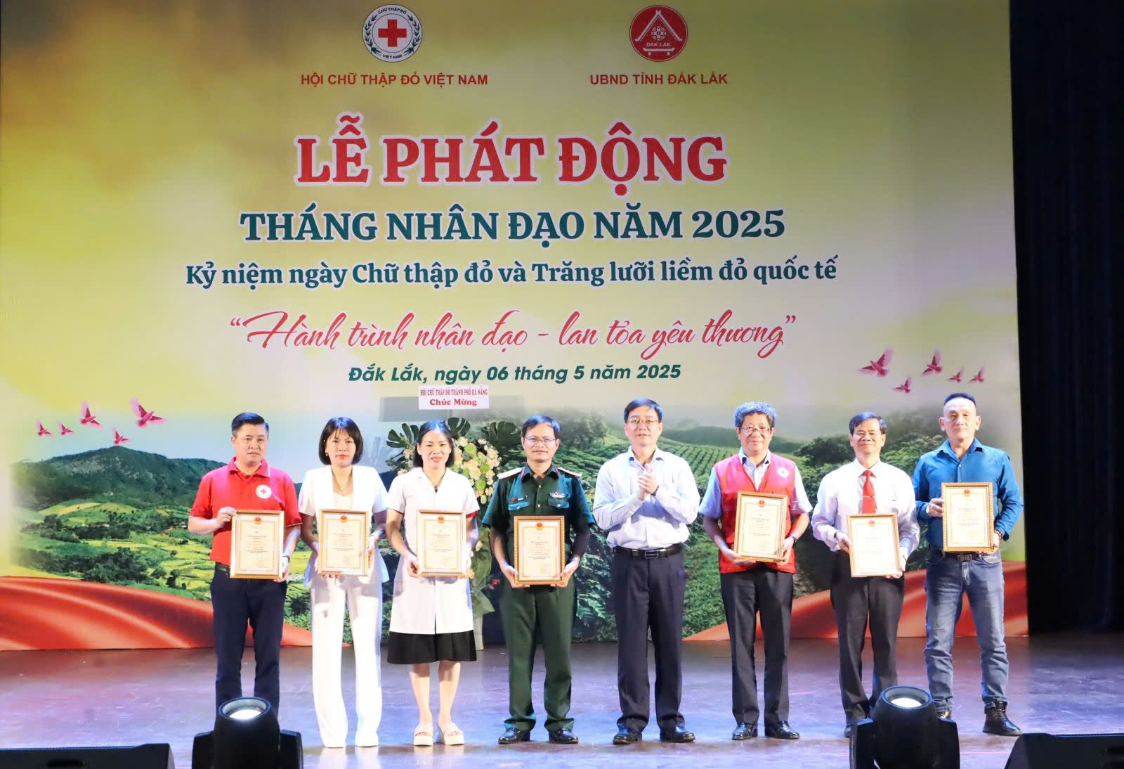 Đắk Lắk: Lan toả yêu thương trong Tháng Nhân đạo 2025 - ảnh 2