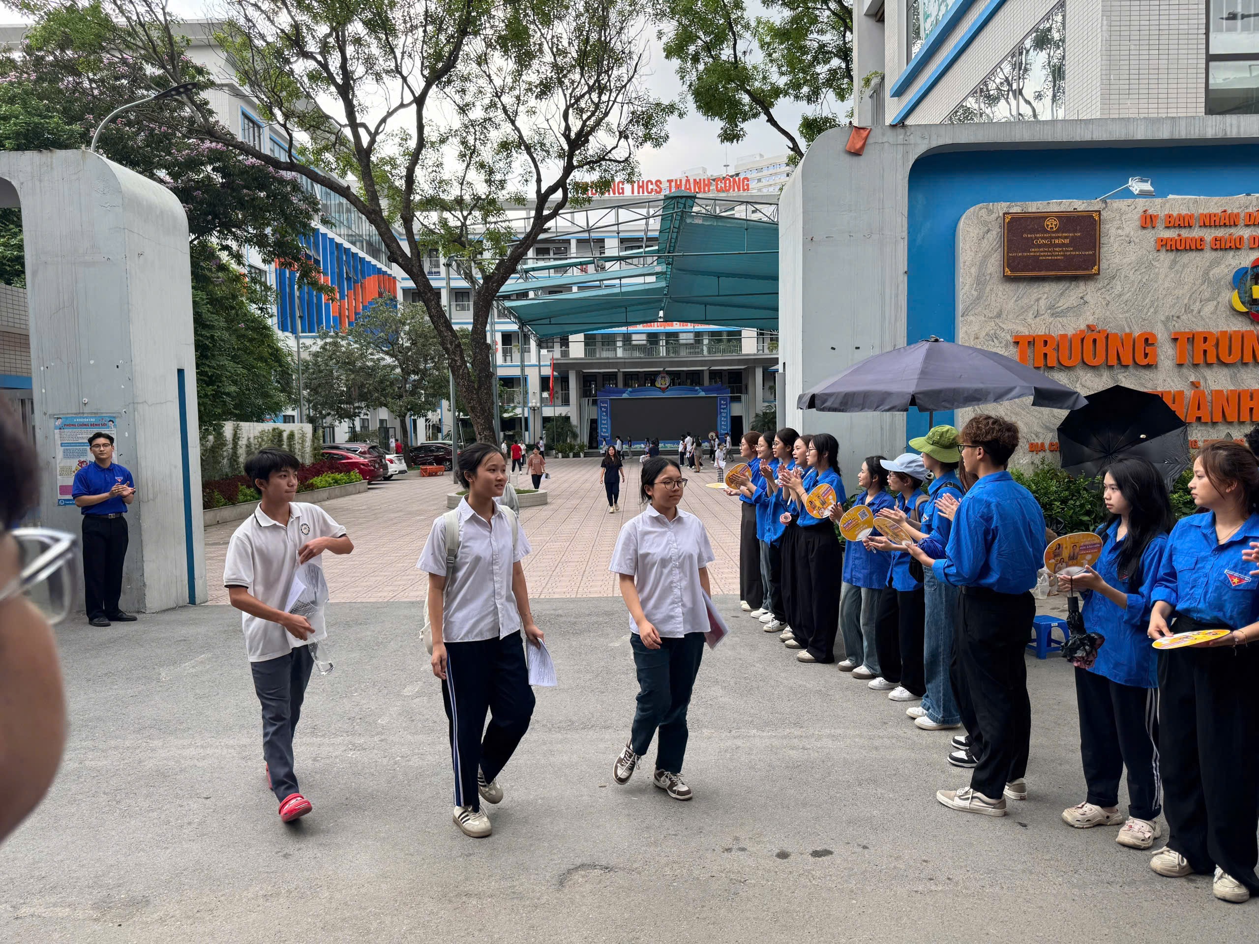 Môn tiếng Anh thi vào lớp 10 Hà Nội: Thí sinh cảm thấy “dễ thở” - ảnh 2