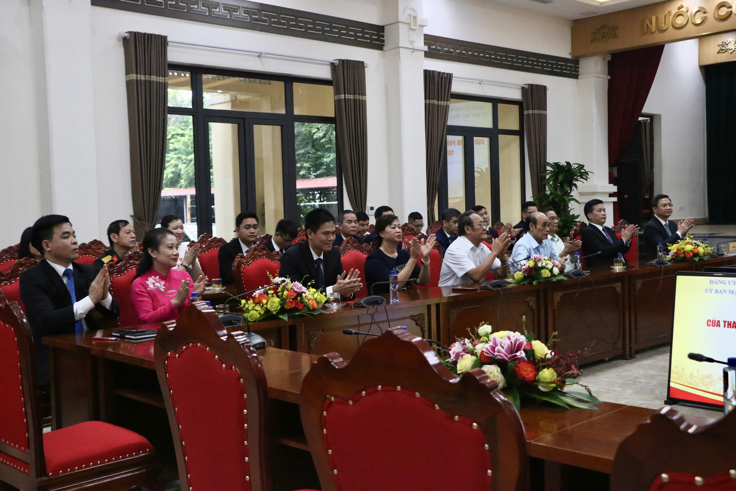 Công bố và trao Quyết định nhân sự nhân sự tại 3 xã: Phúc Thịnh, Thiên Lộc, Vĩnh Thanh - ảnh 1
