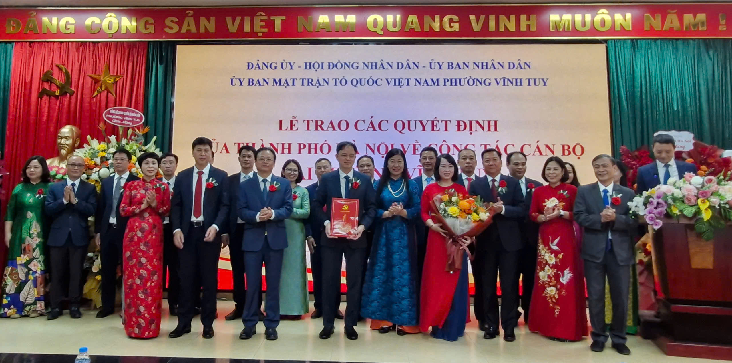 Đồng chí Nguyễn Quang Trung là Bí thư Đảng ủy, Chủ tịch HĐND phường Vĩnh Tuy - ảnh 1