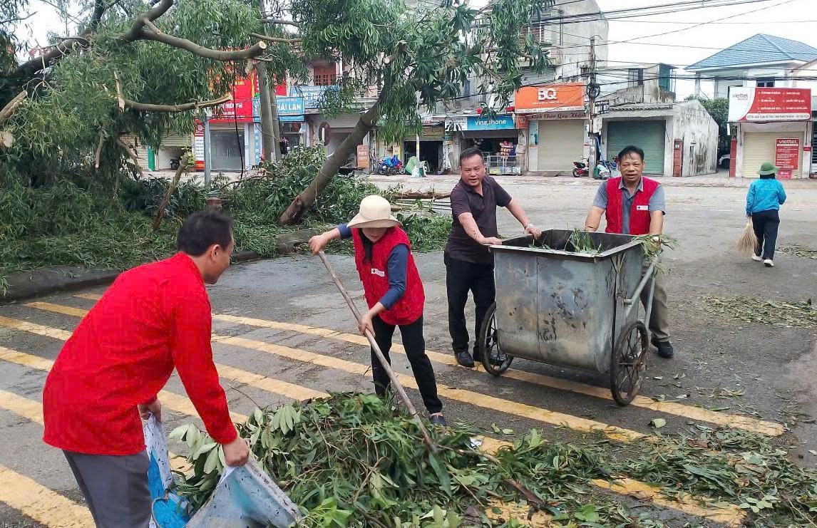 Hội Chữ thập đỏ Việt Nam cứu trợ khẩn cấp người dân 3 tỉnh miền Trung bị thiệt hại do bão số 5 - ảnh 2