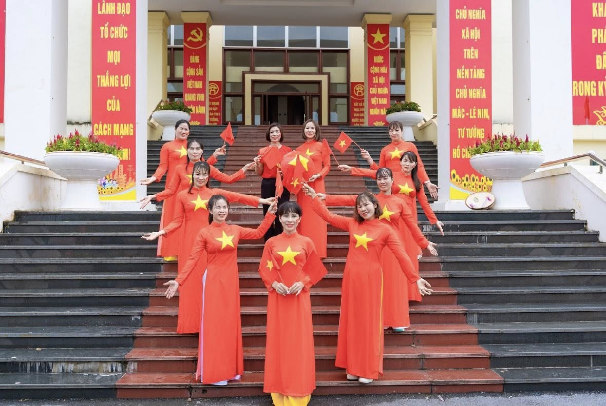 Phụ nữ xã Quang Minh hân hoan chào mừng Quốc khánh 2/9 - ảnh 10
