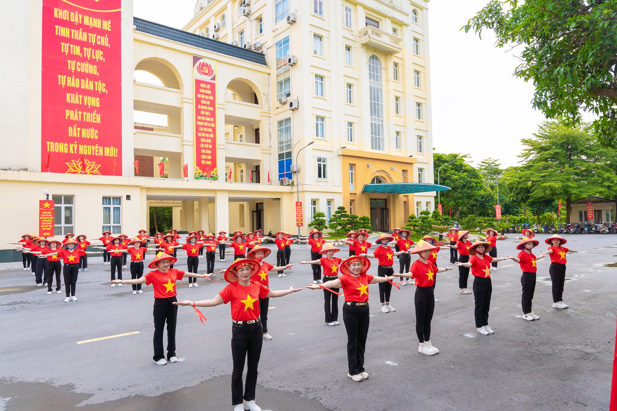 Phụ nữ xã Quang Minh hân hoan chào mừng Quốc khánh 2/9 - ảnh 5