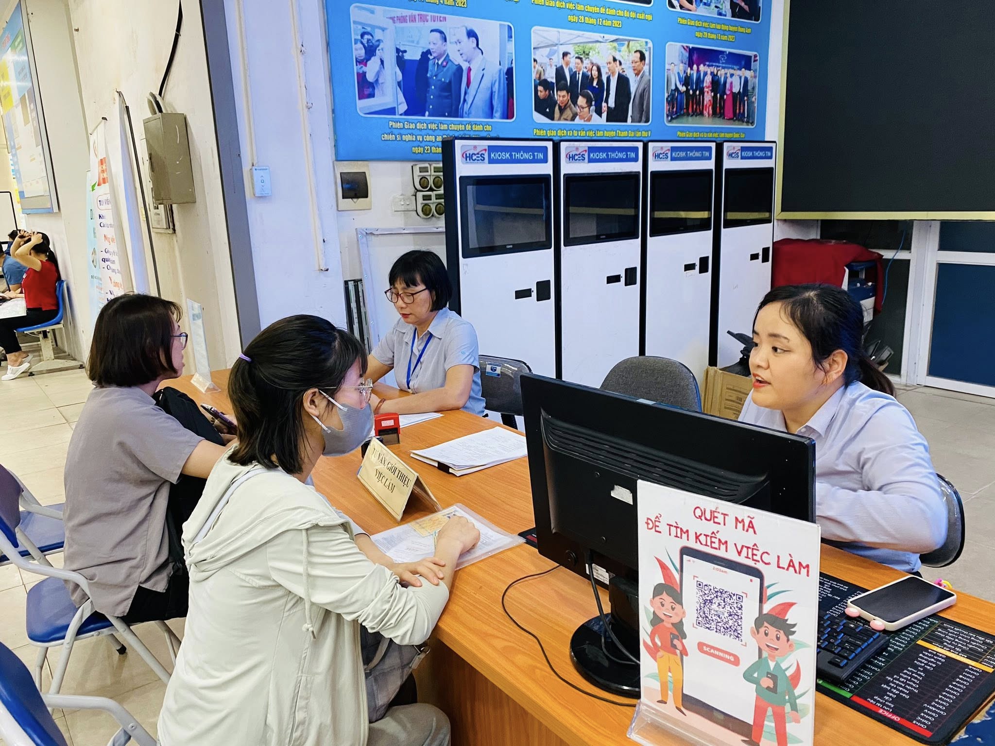 Xã Tiến Thắng: Phiên giao dịch việc làm lưu động năm 2025 tạo cơ hội việc làm cho hàng nghìn lao động - ảnh 2
