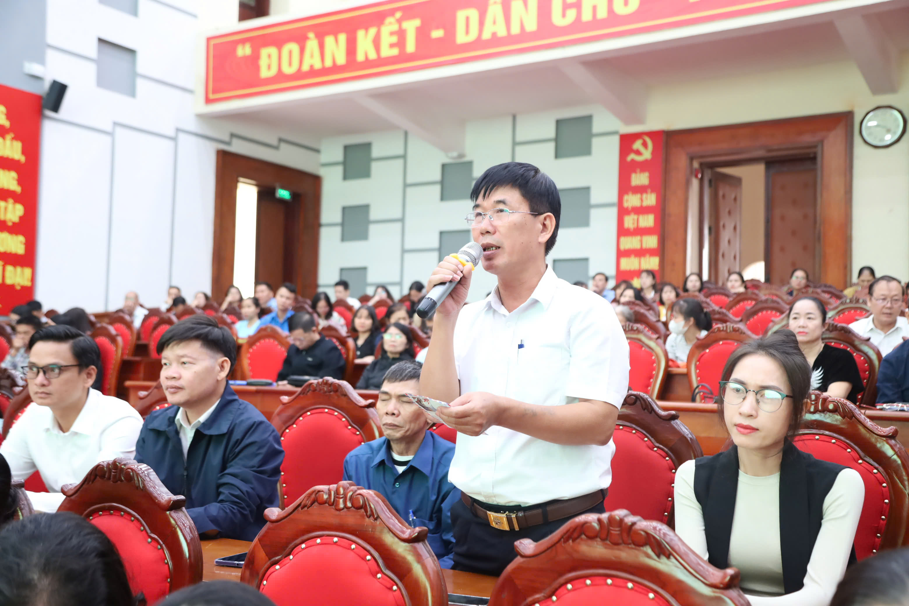 Xã Quang Minh đối thoại về chuyển đổi số và giải quyết thủ tục hành chính khi thực hiện mô hình chính quyền địa phương 2 cấp - ảnh 3