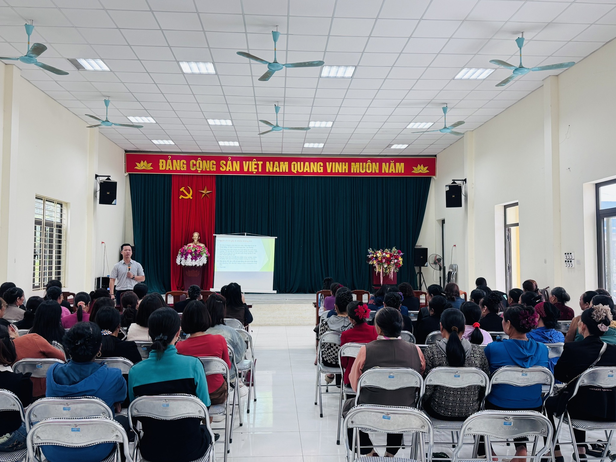 Hội LHPN xã Mê Linh tổ chức hiệu quả các hội nghị tập huấn xử lý rác thải tại hộ gia đình - ảnh 3