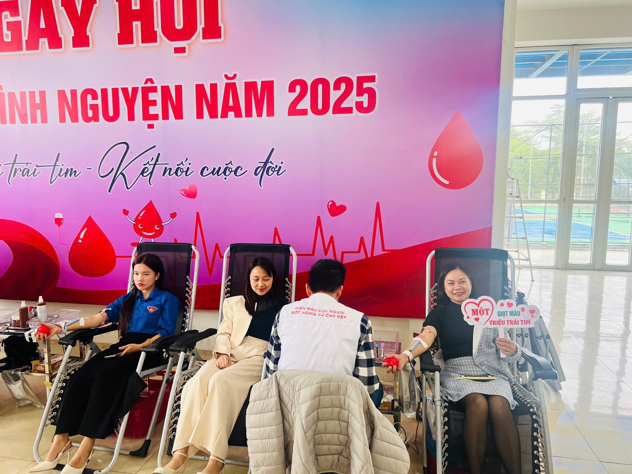 Mỗi giọt máu cho đi - Một cuộc đời ở lại - ảnh 2