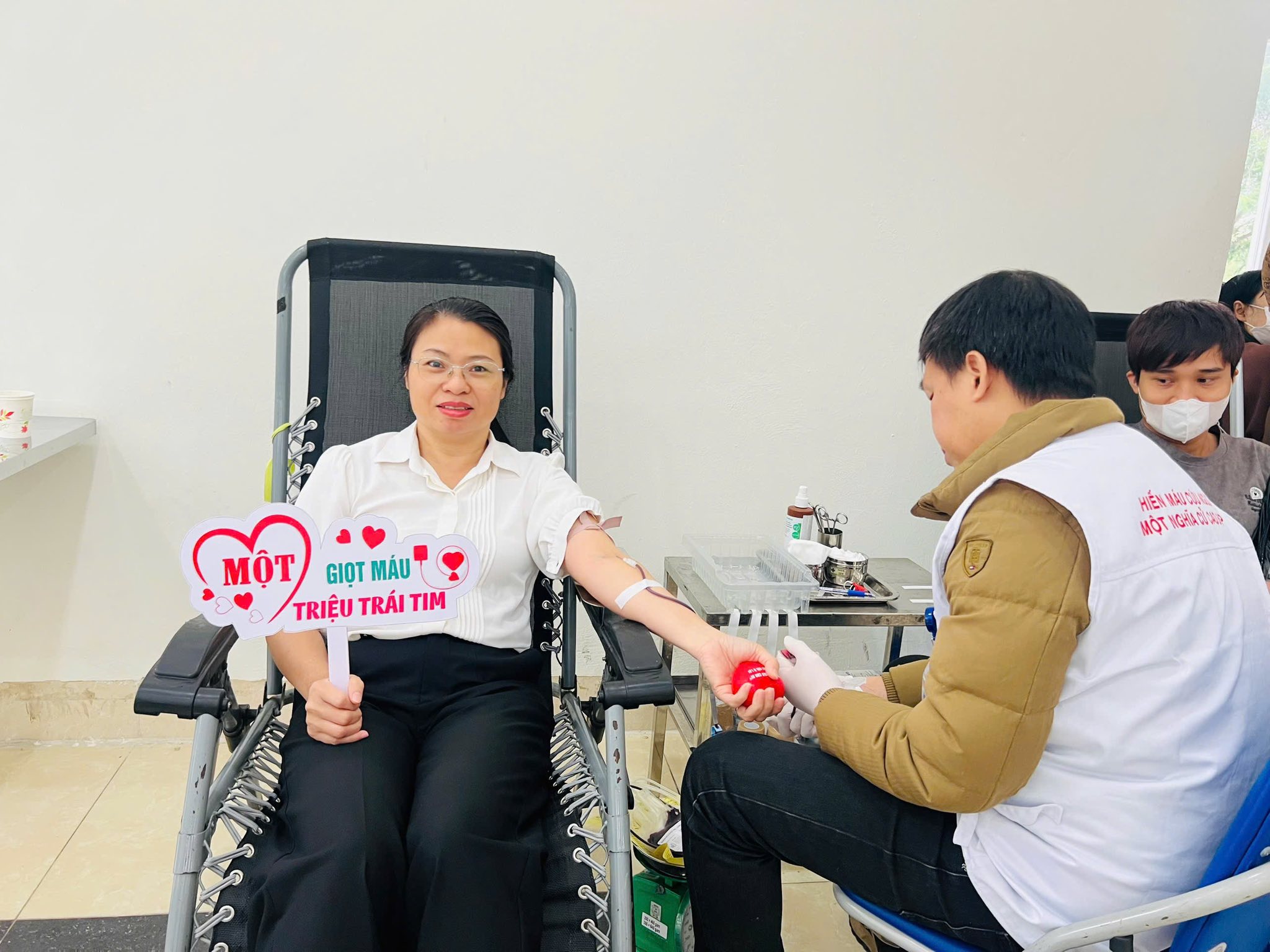 Mỗi giọt máu cho đi - Một cuộc đời ở lại - ảnh 1