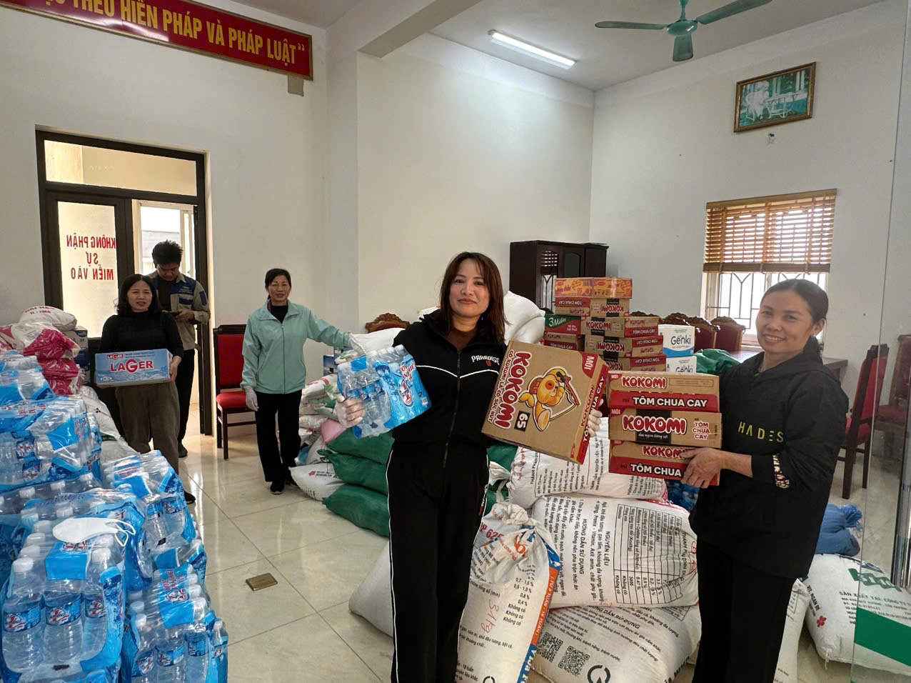 Phụ nữ Mê Linh chung tay hướng về đồng bào miền Trung, Tây Nguyên - ảnh 10