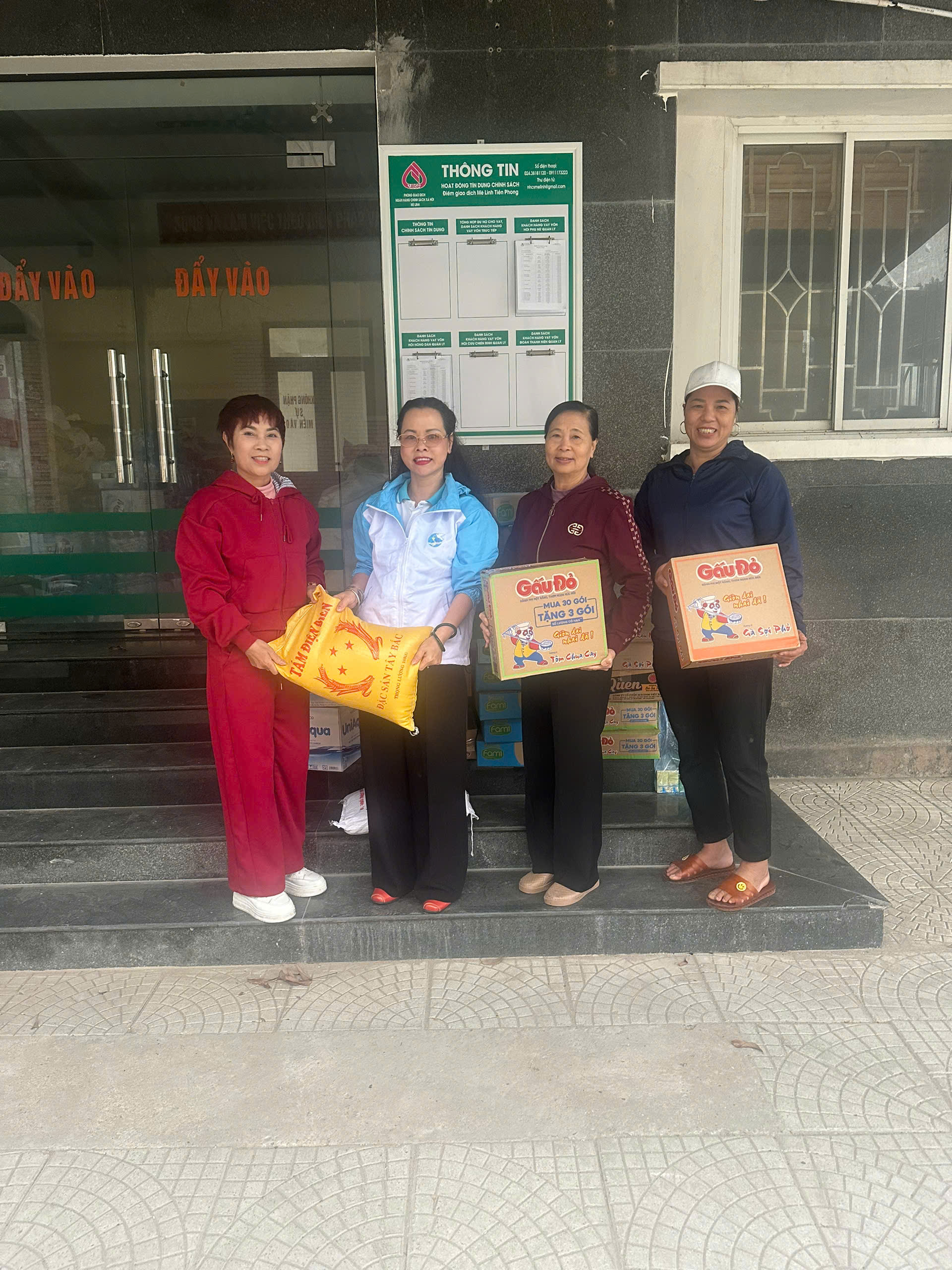 Phụ nữ Mê Linh chung tay hướng về đồng bào miền Trung, Tây Nguyên - ảnh 4