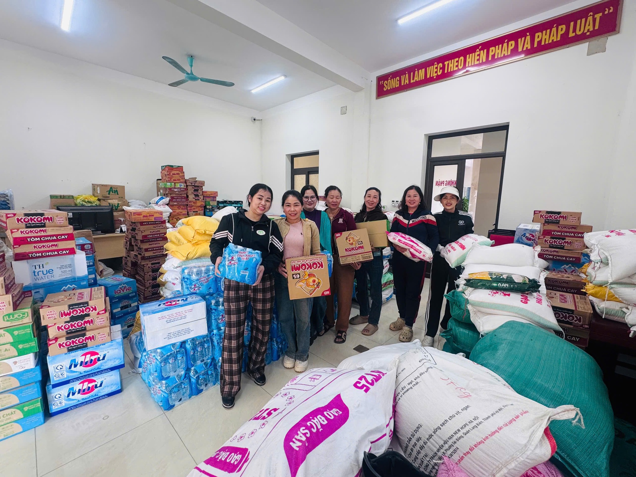 Phụ nữ Mê Linh chung tay hướng về đồng bào miền Trung, Tây Nguyên - ảnh 7