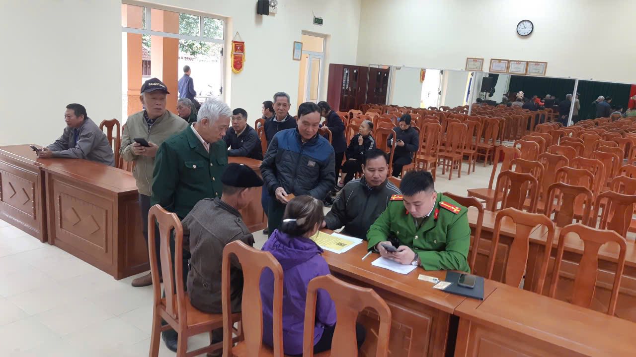 Quyết tâm đẩy mạnh xây dựng chính quyền số, dữ liệu số - ảnh 14