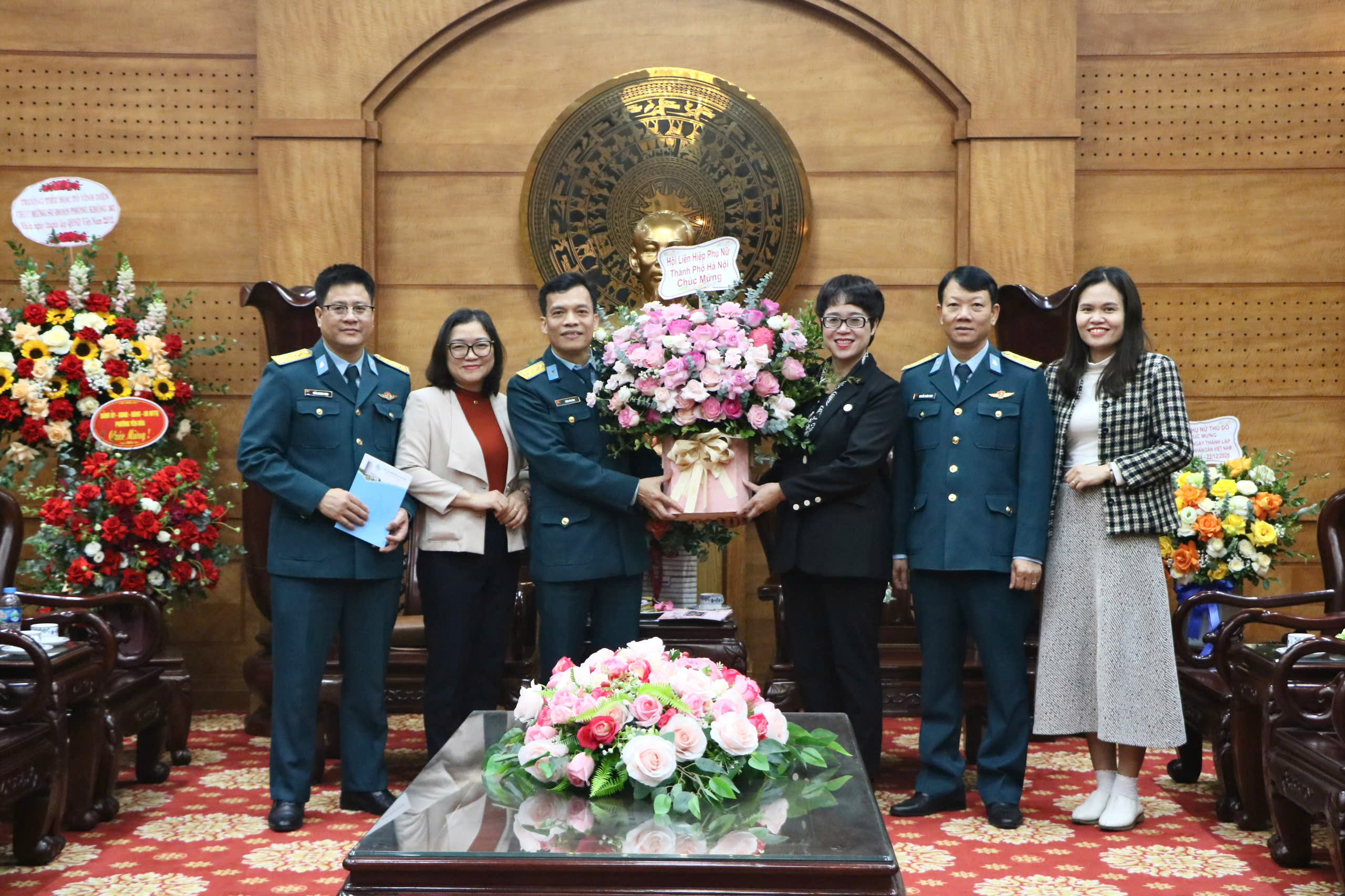 Thăm, chúc mừng các đơn vị quân đội nhân kỷ niệm 81 năm Ngày thành lập Quân đội nhân dân Việt Nam - ảnh 1