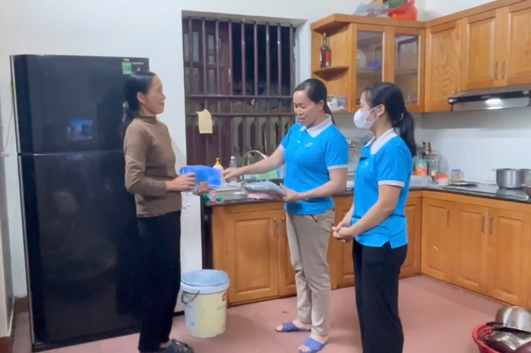 Phụ nữ thôn Giai Lạc 2 hành động vì môi trường xanh - ảnh 1