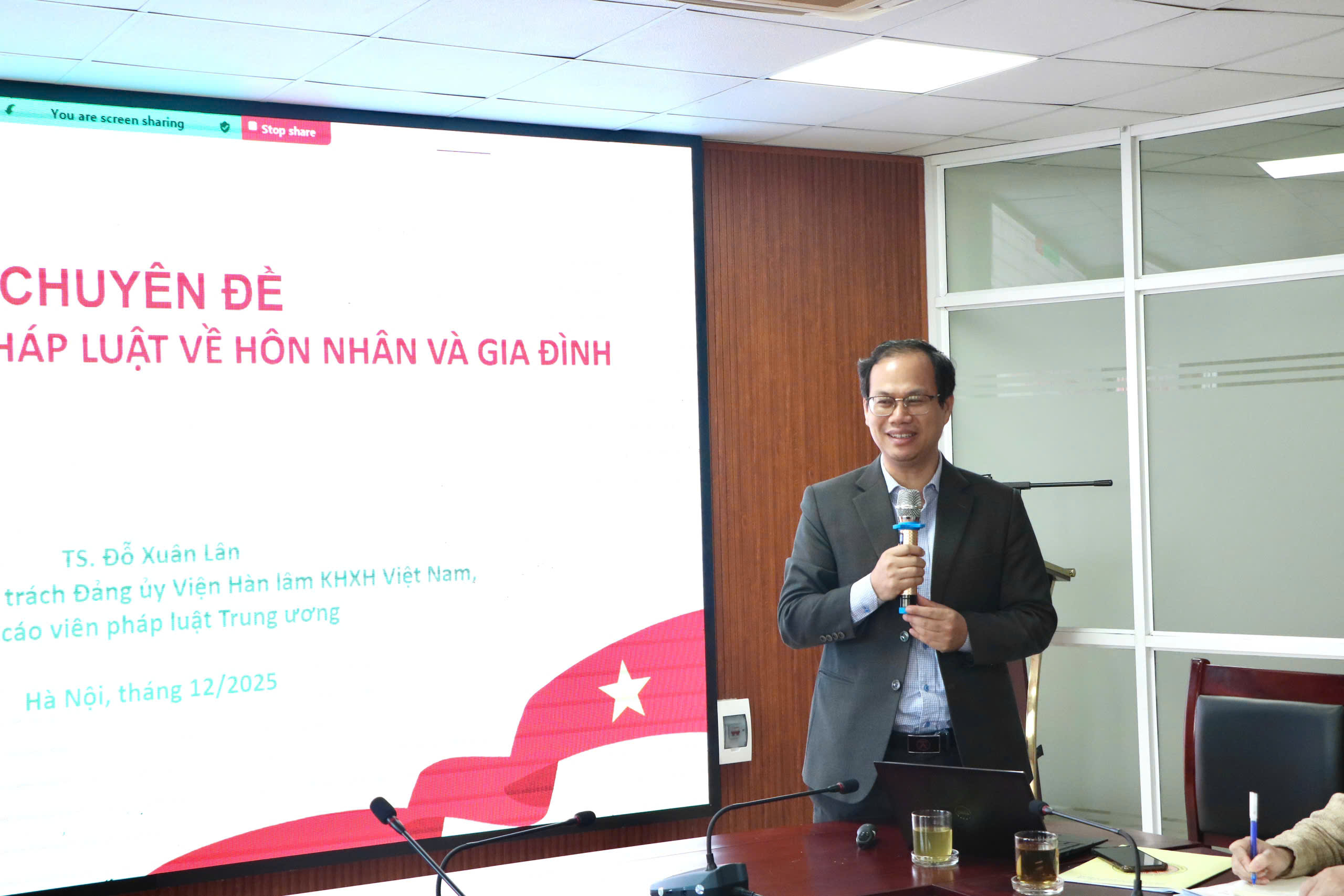 Tập huấn kiến thức pháp luật cho cán bộ Hội LHPN các cấp và đội ngũ báo cáo viên, tuyên truyền viên pháp luật - ảnh 2