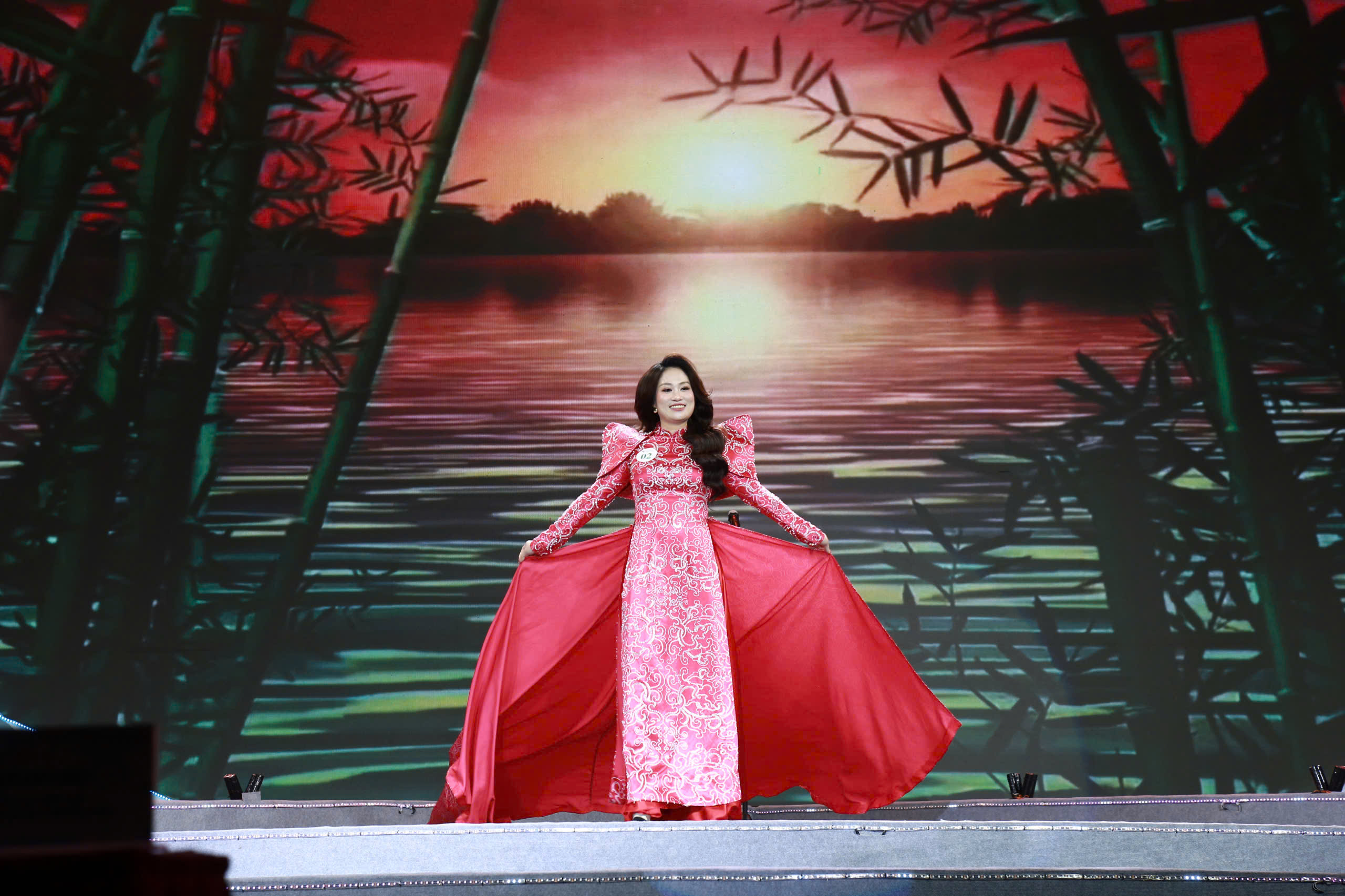 Tân Nữ Đại sứ Du lịch làng nghề Hà Nội năm 2025 mong muốn lan toả giá trị văn hoá, làng nghề Thủ đô - ảnh 1